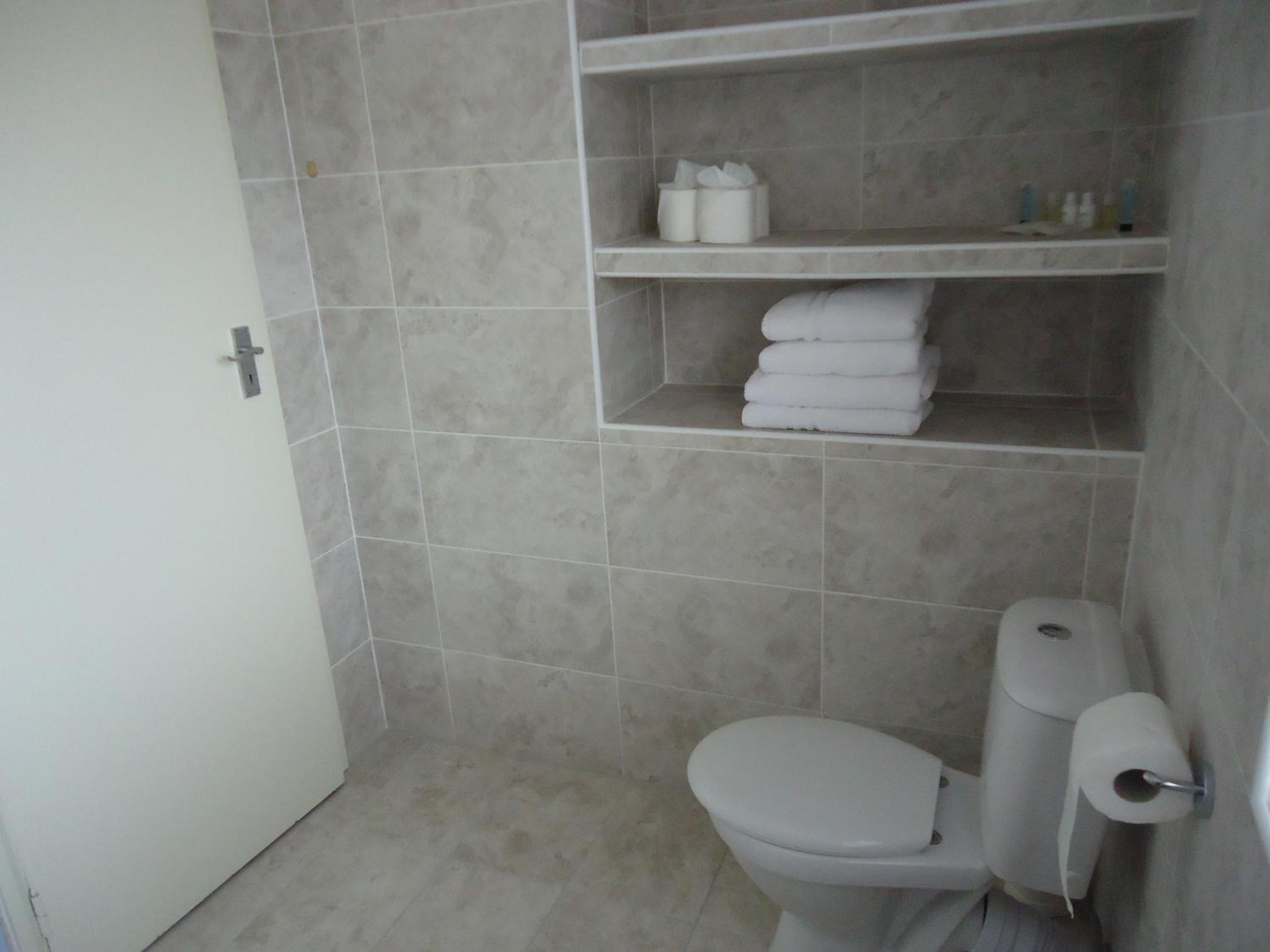 Double Room with Private Bathroom photo 2