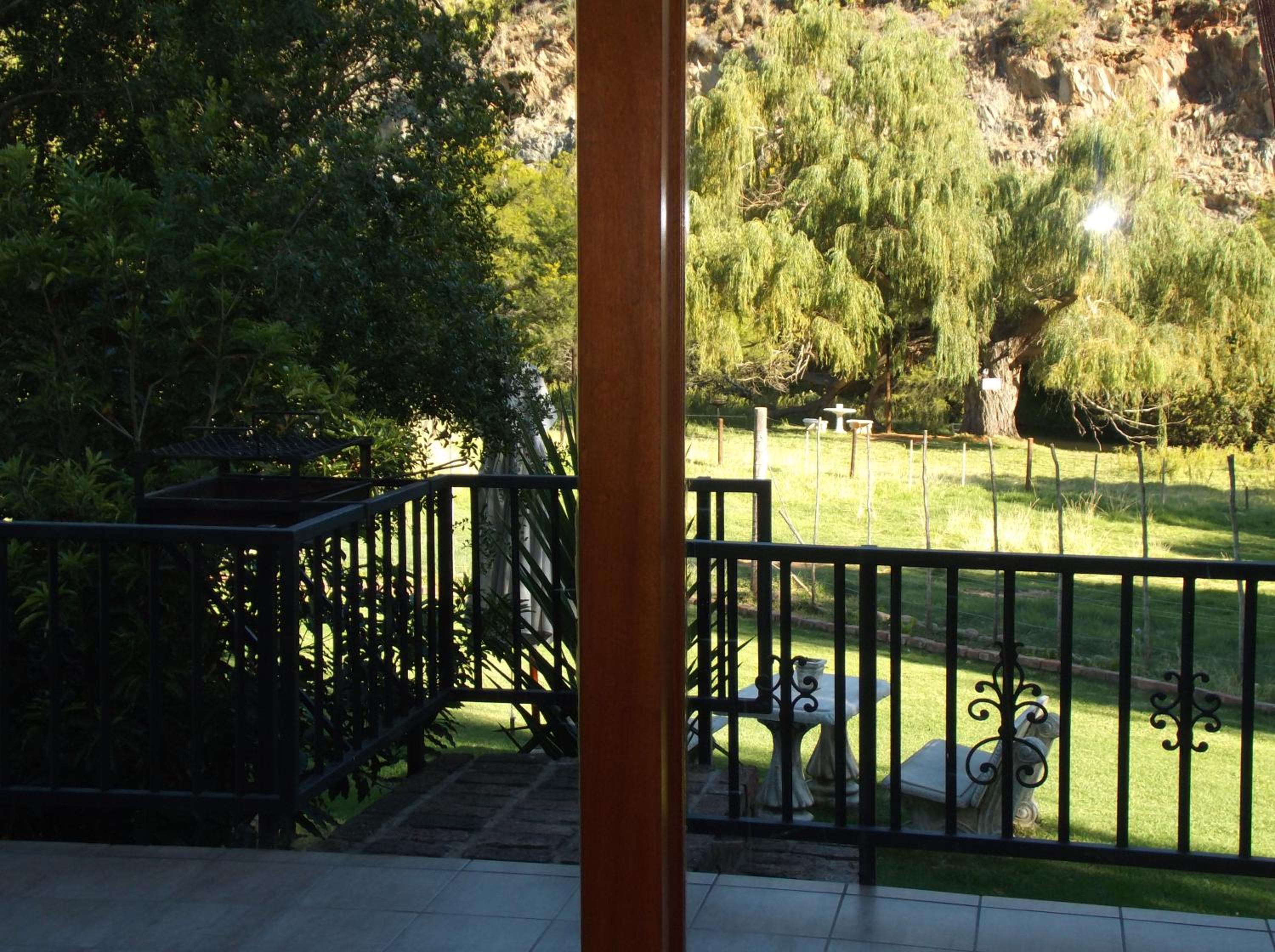 Family Suite with Balcony Self Catering - Photo 22
