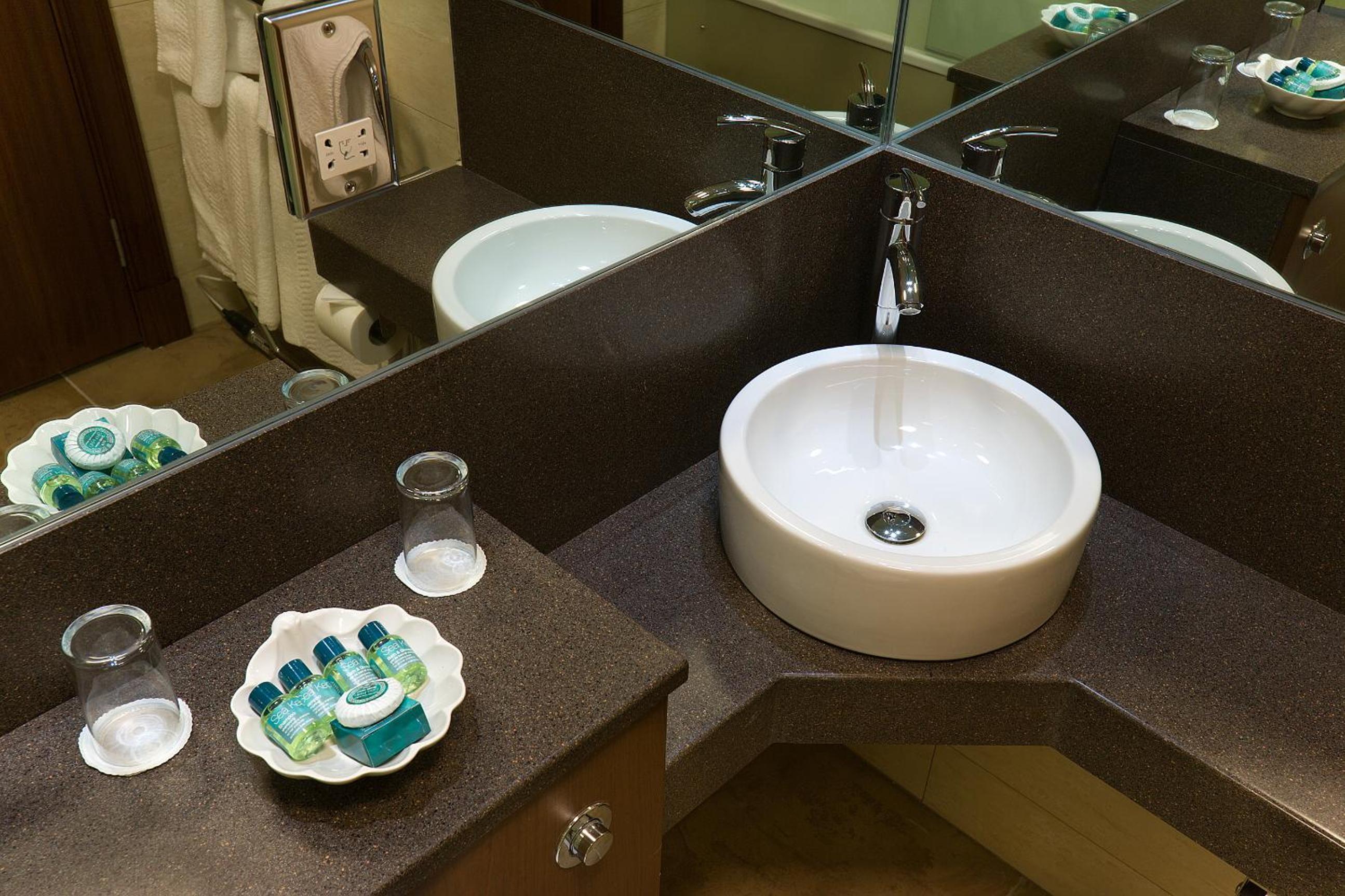 Executive Suite with Sea View - Photo 4