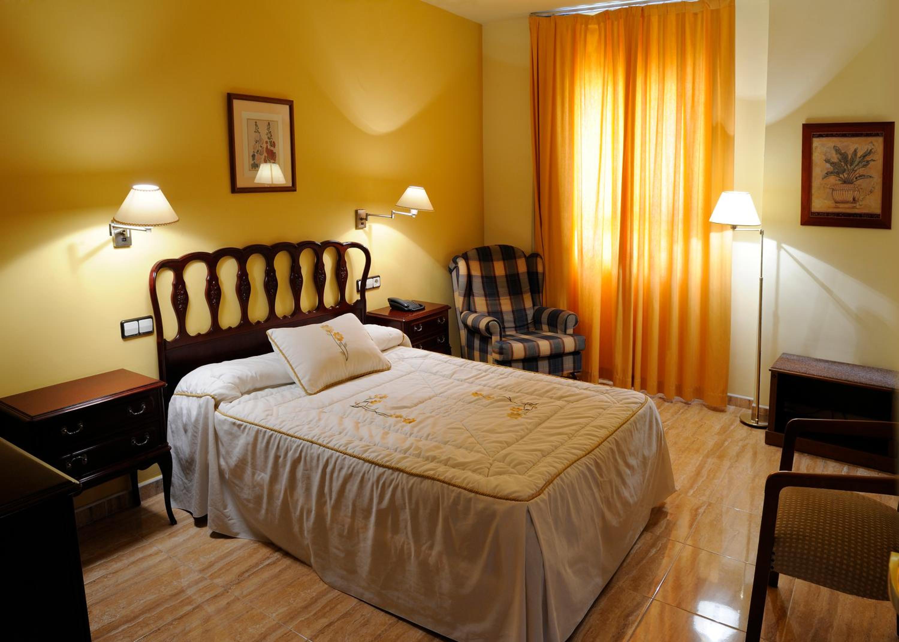 Double or Twin Room photo 3