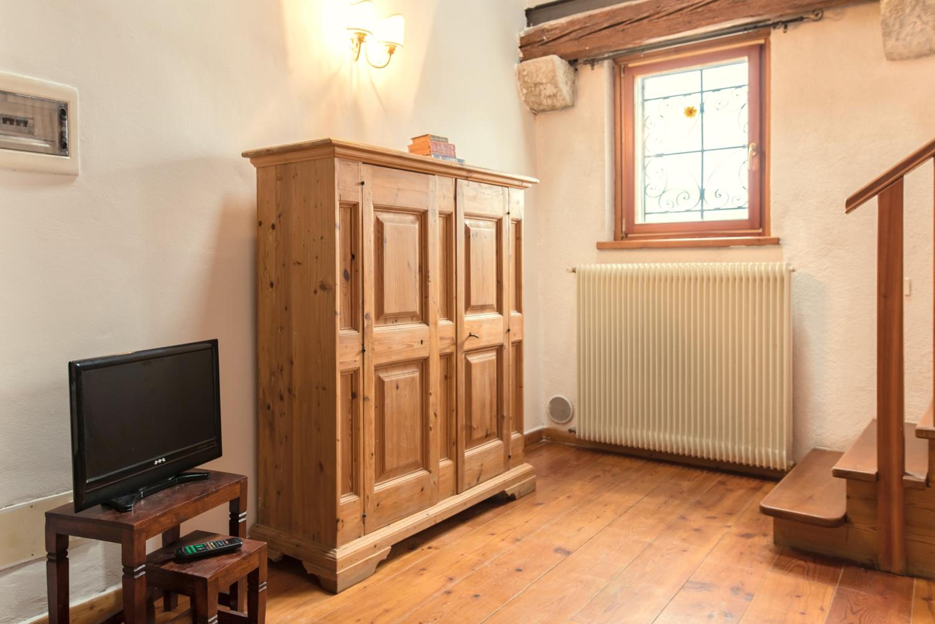 Apartment - Split Level photo 2