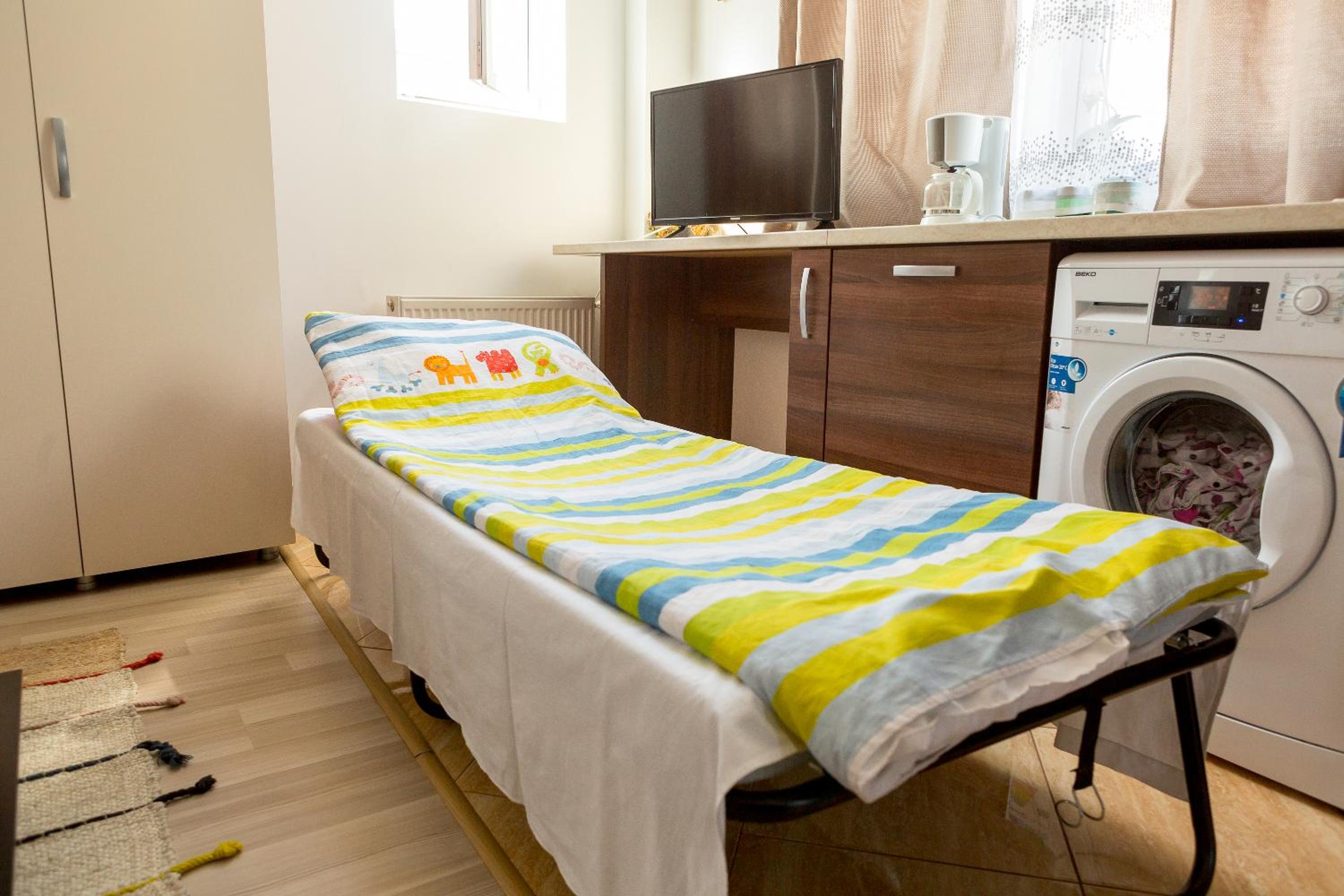 One-Bedroom Apartment - Photo 8