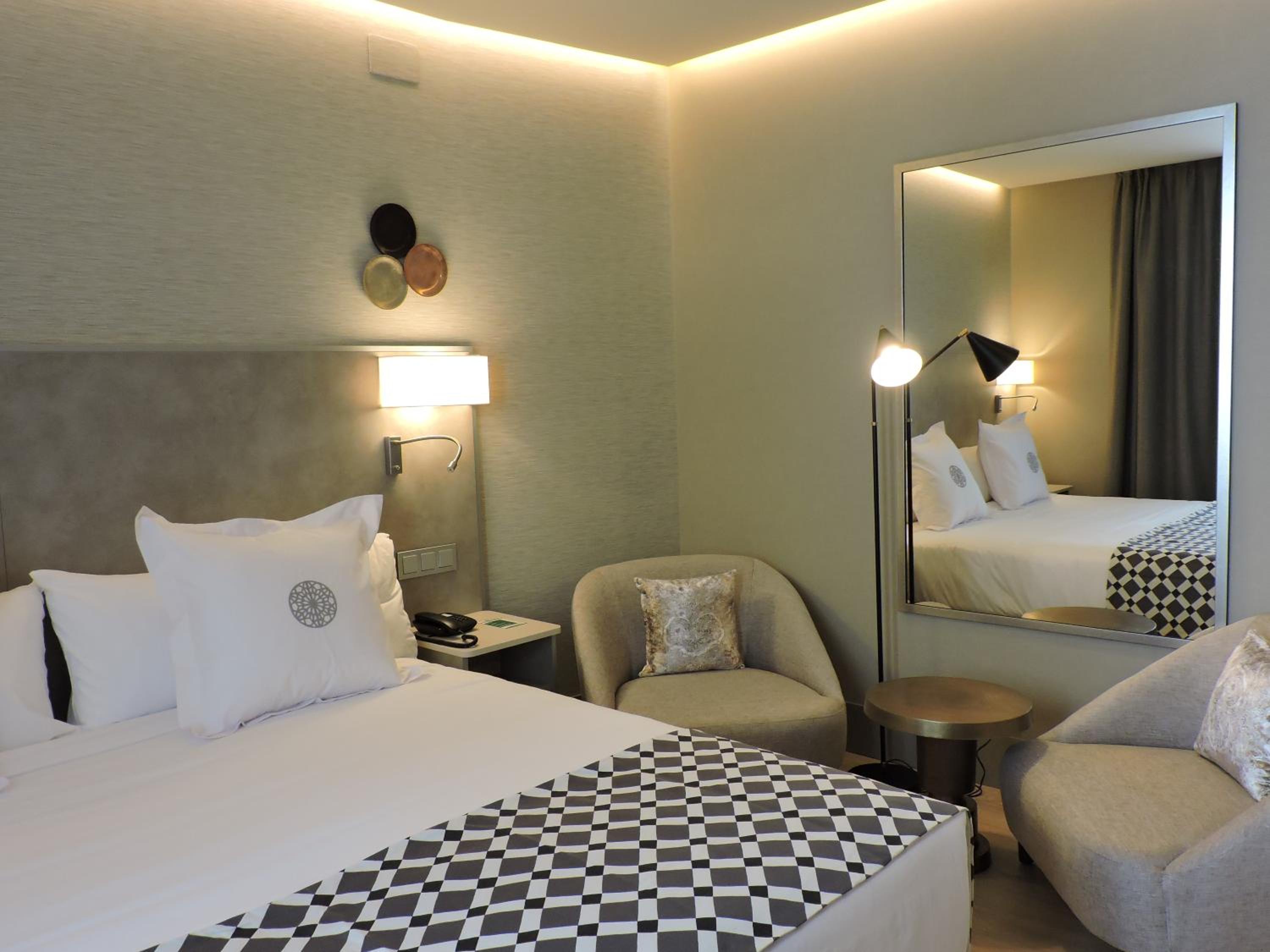 Premium Double or Twin Room - Photo 1