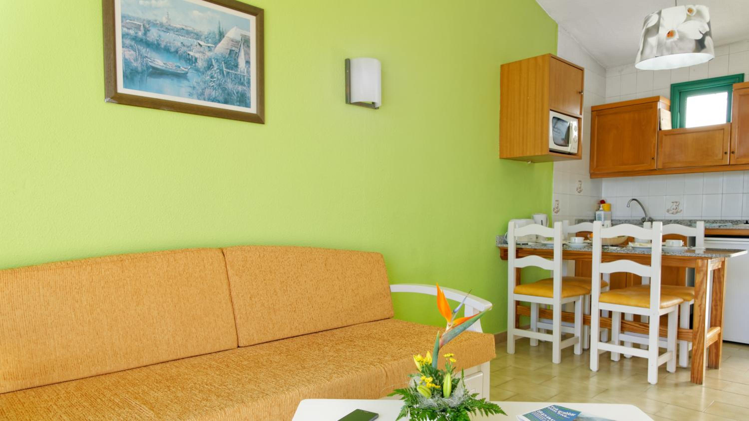 One-Bedroom Apartment photo 2
