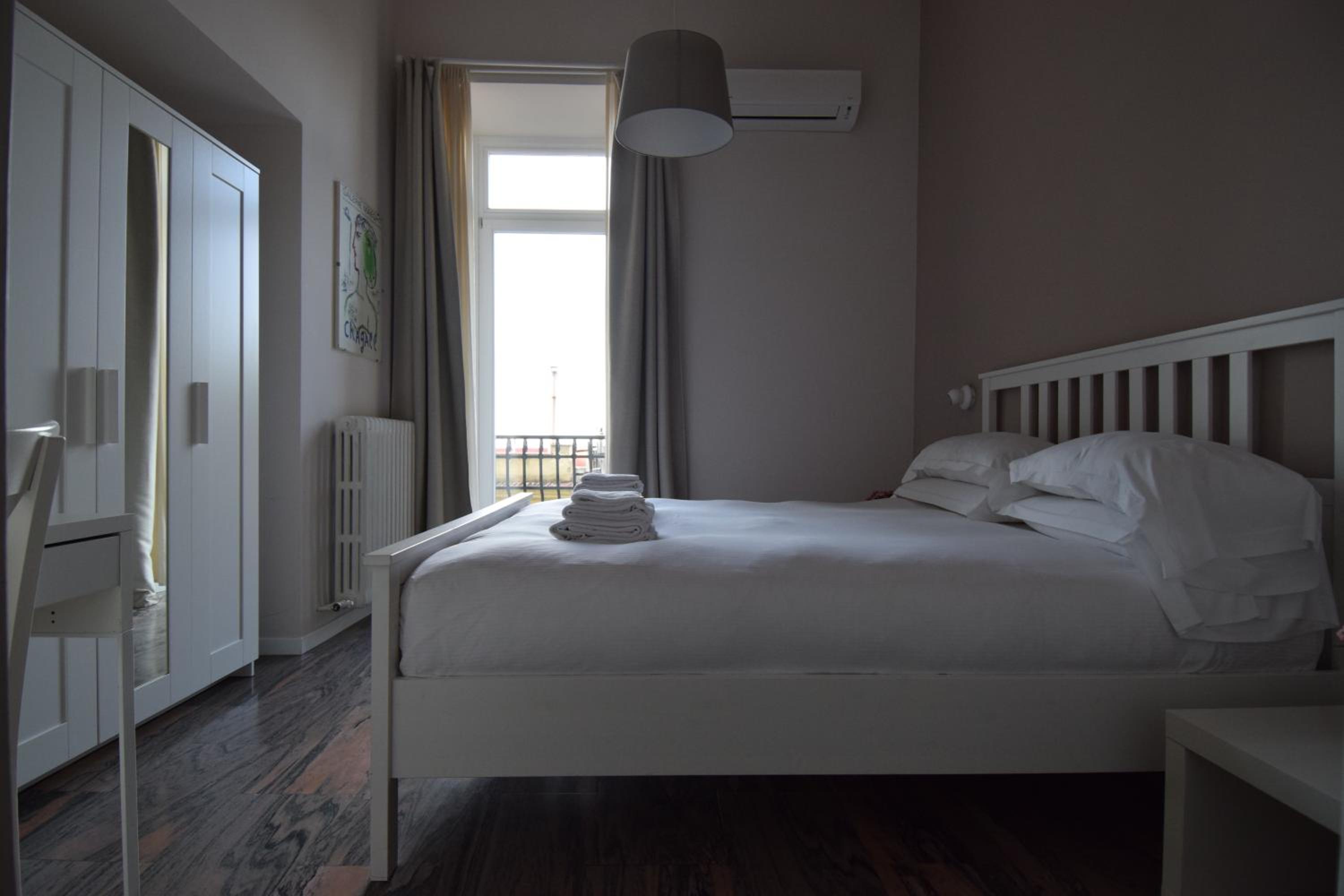Double Room - Photo 6