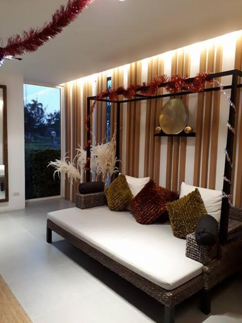 One-Bedroom Apartment - Photo 1