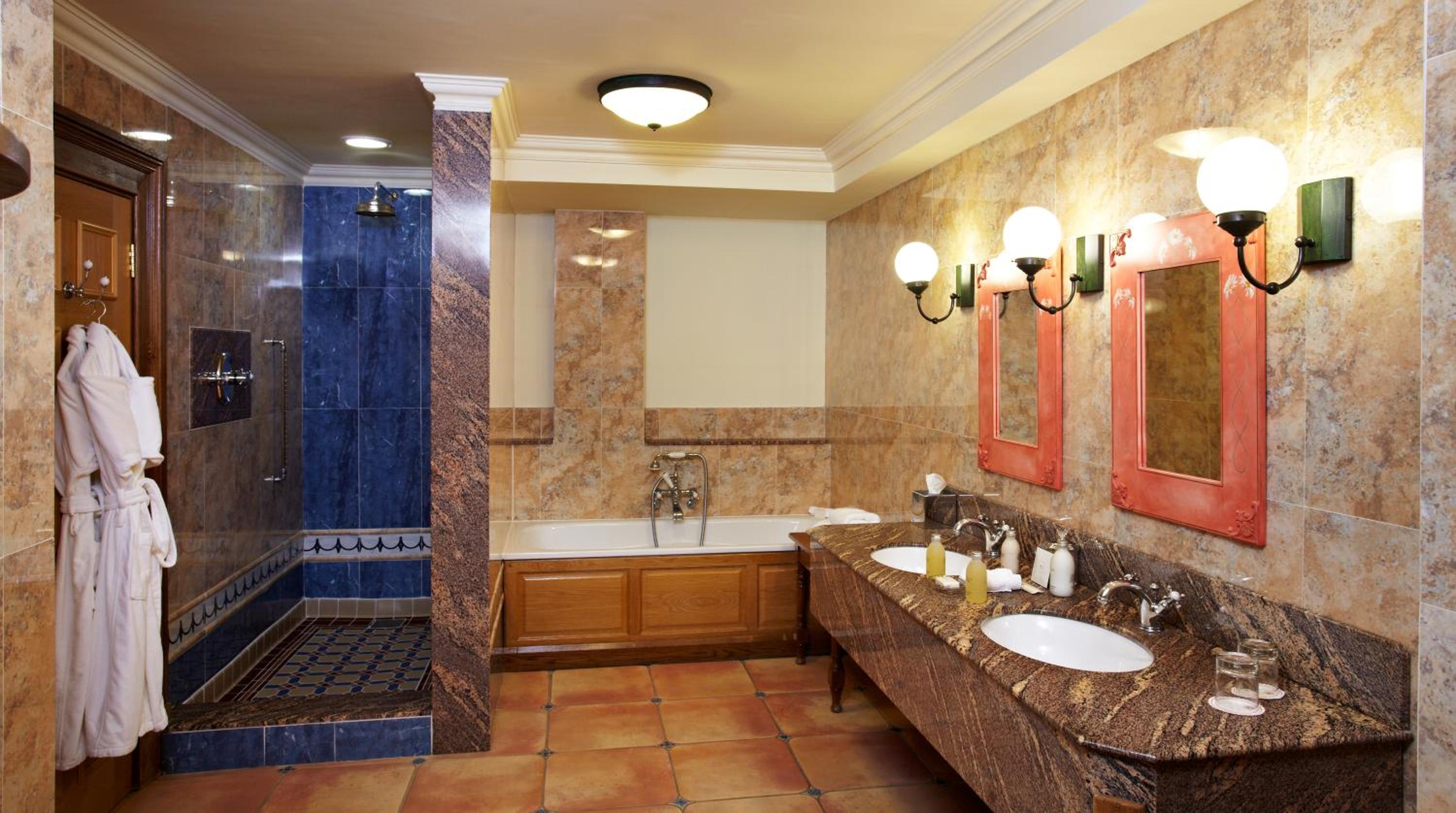 Luxe Room photo 2