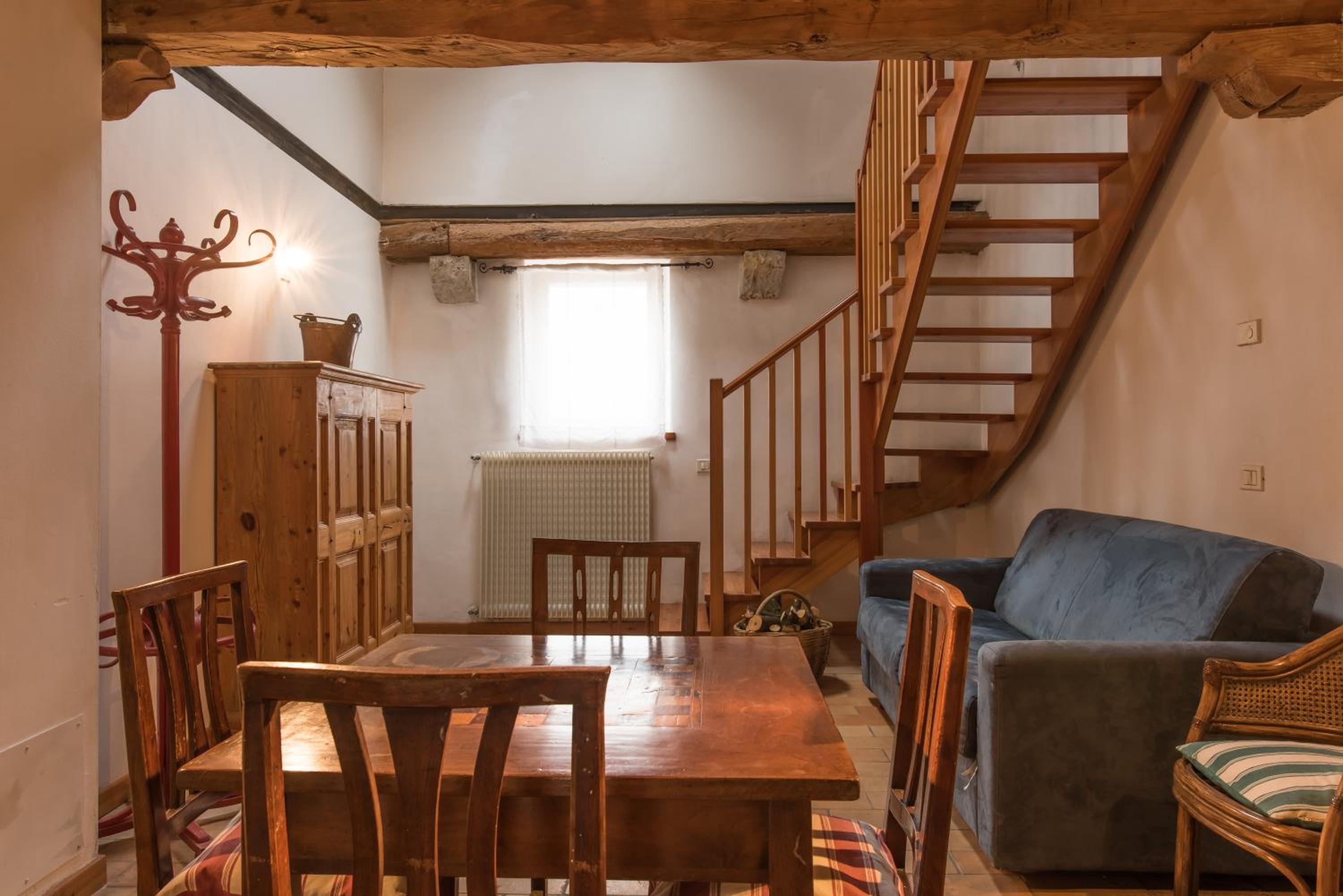 Apartment - Split Level photo 2