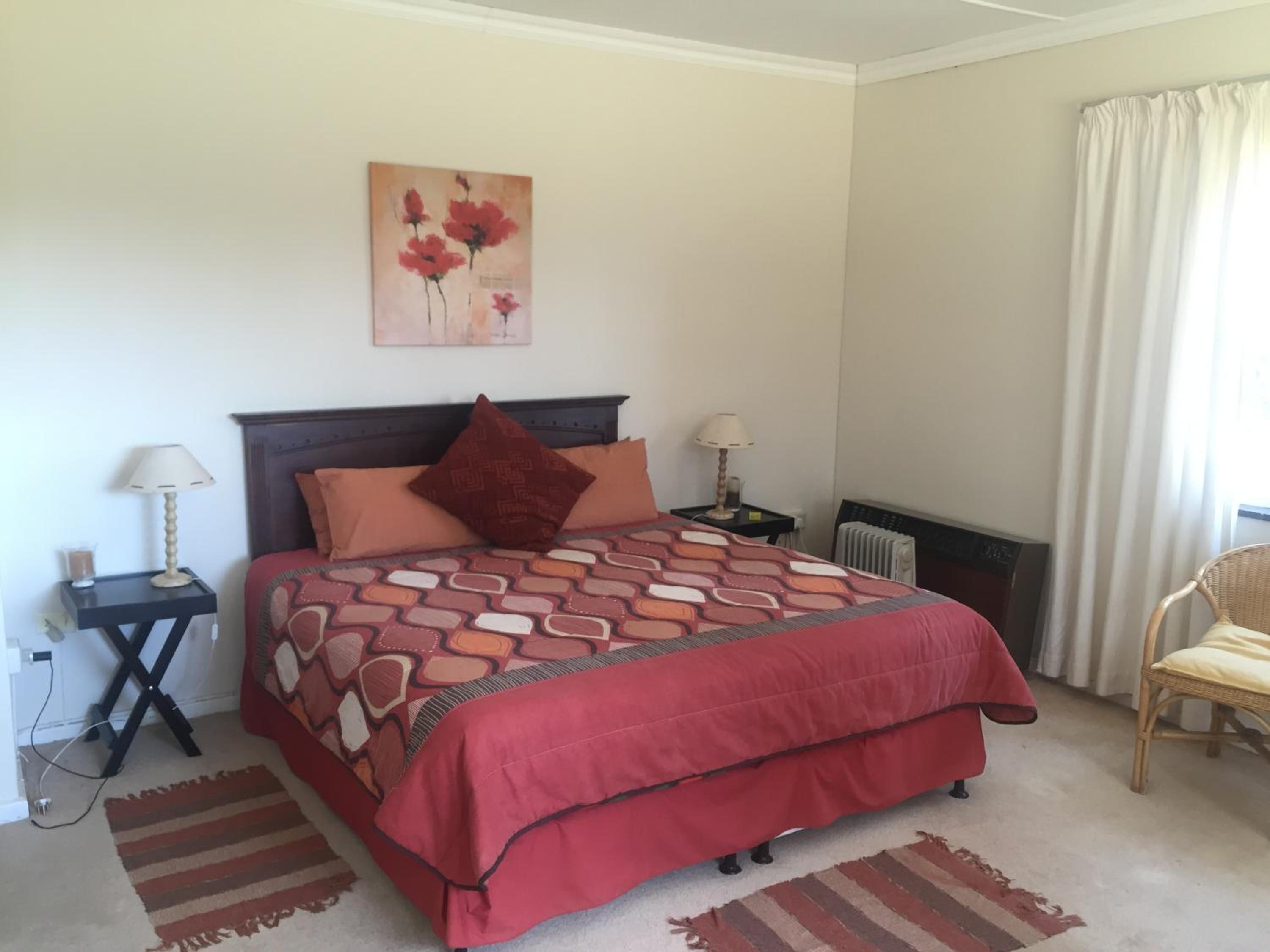 Five-Bedroom House photo 1