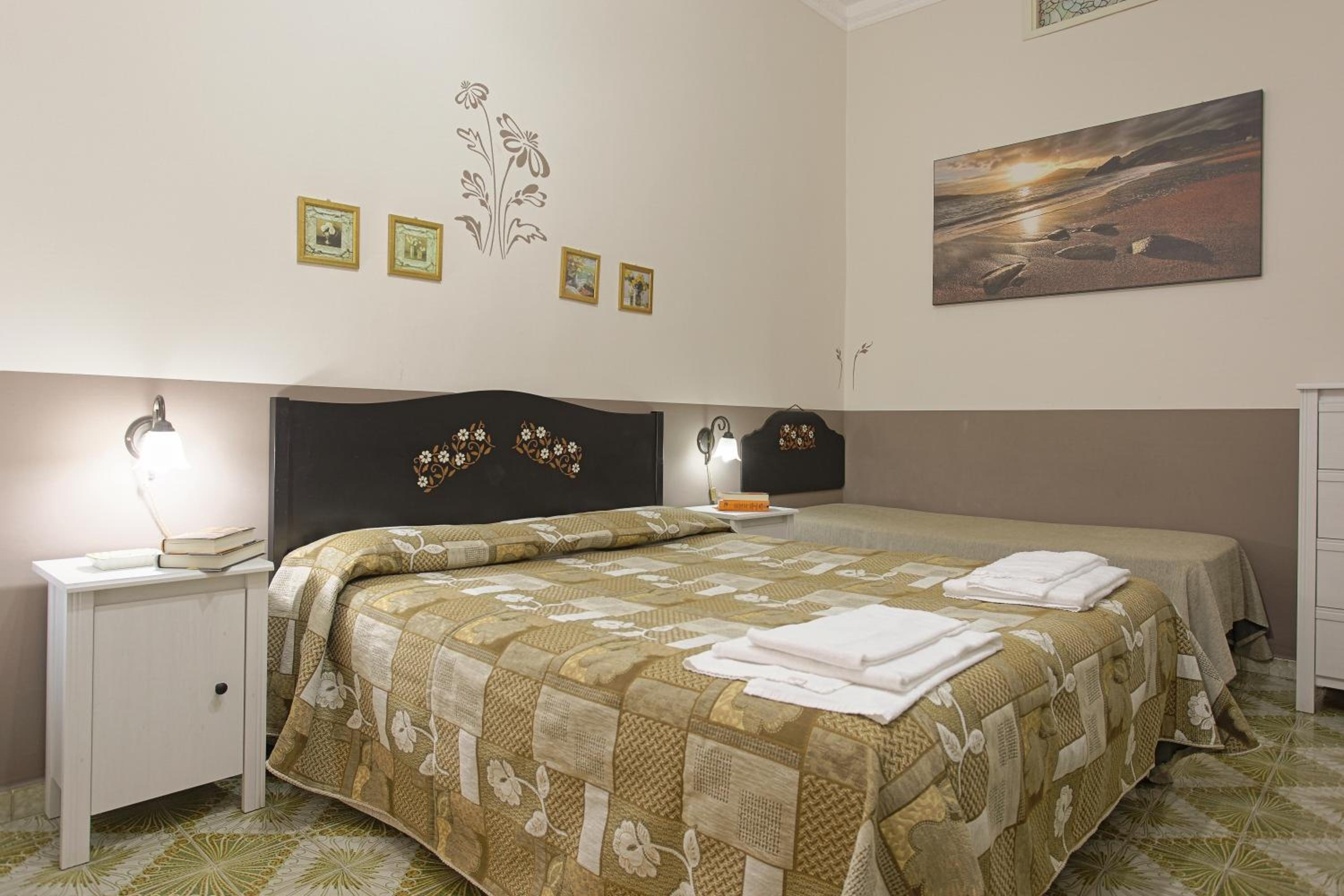 Triple Room - Photo 14