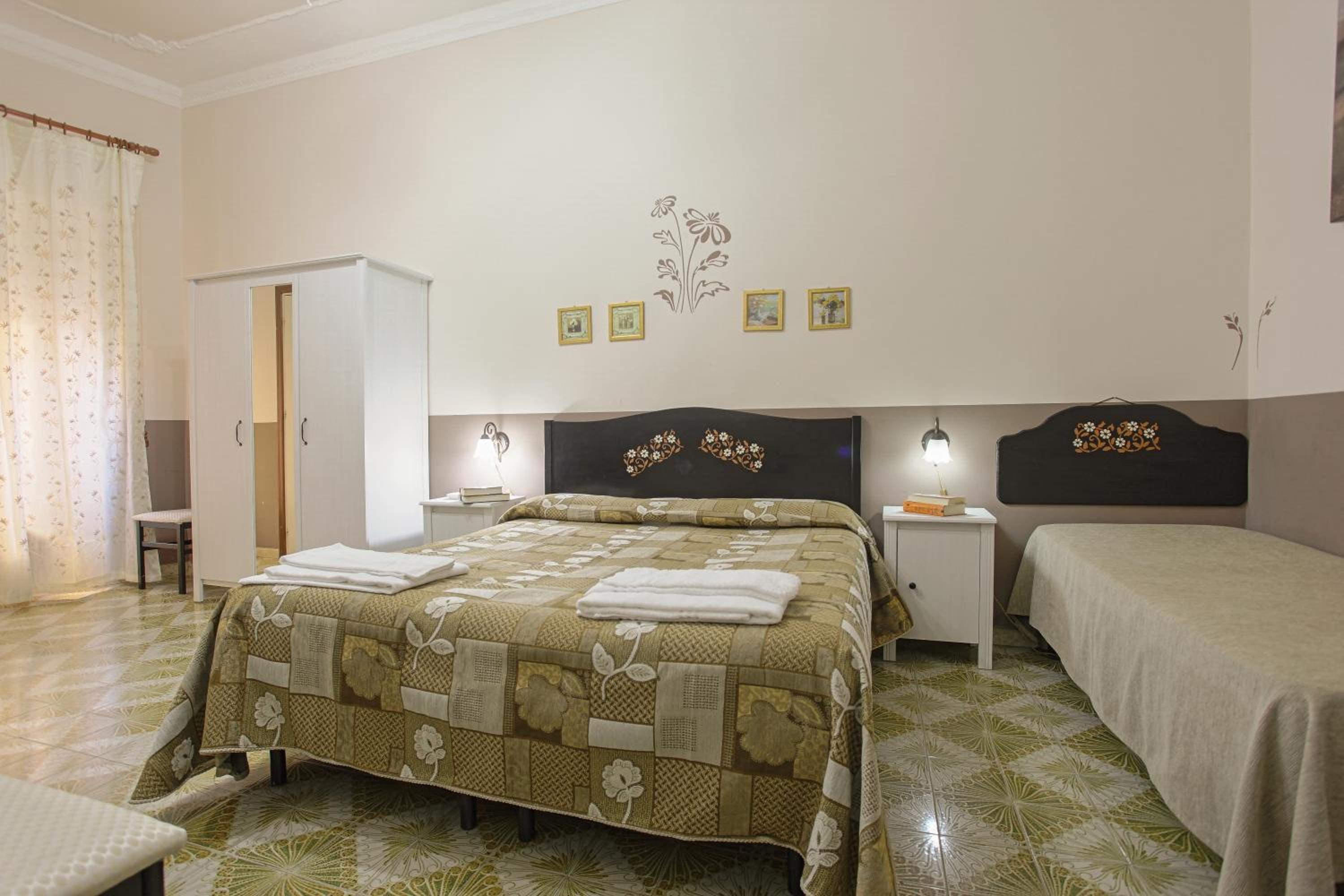 Triple Room - Photo 16