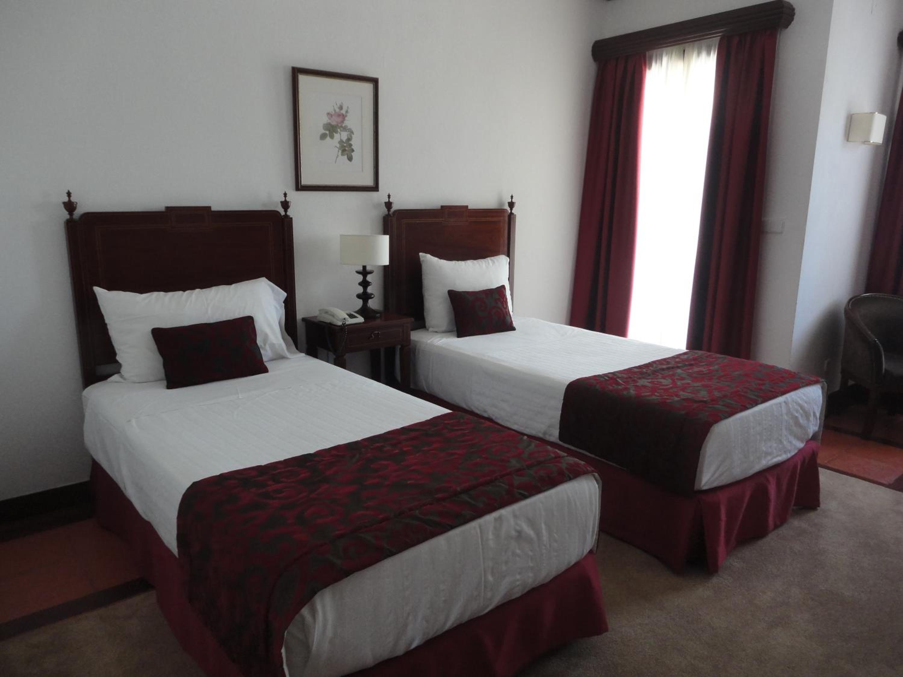 Family Room (2 Adults + 1 Child)