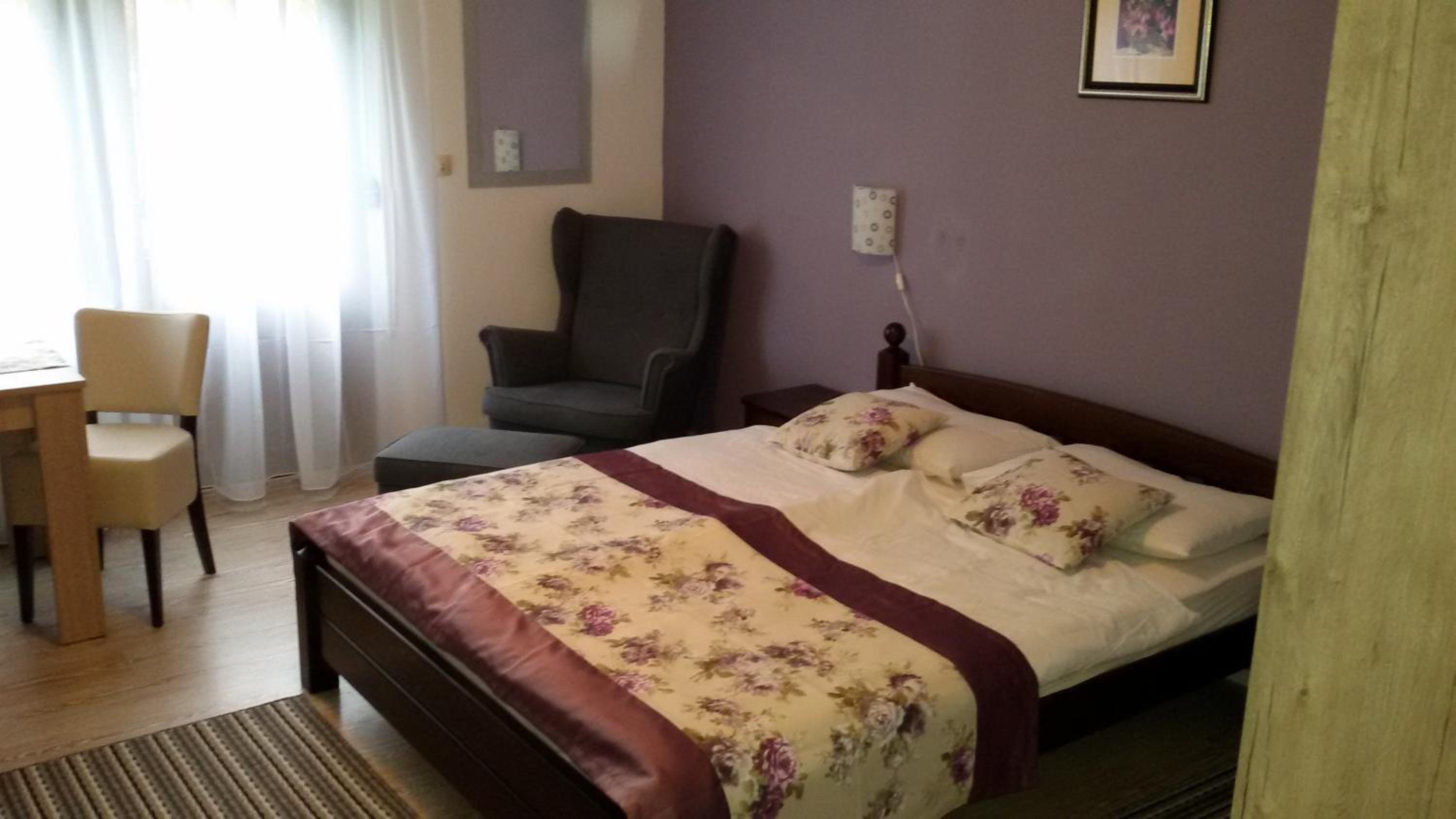 Double Room - Photo 1