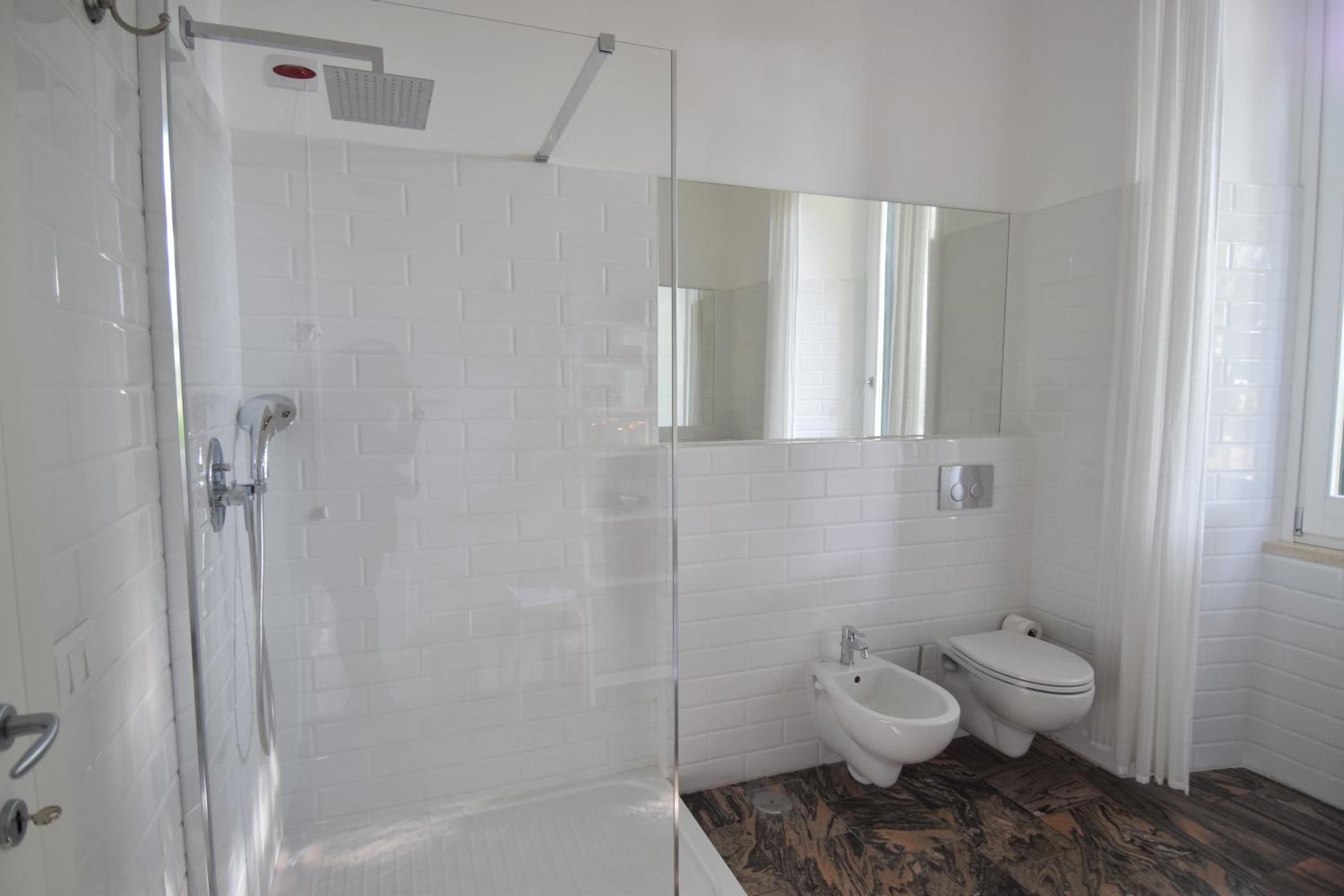 Queen Room with Garden View - Photo 16