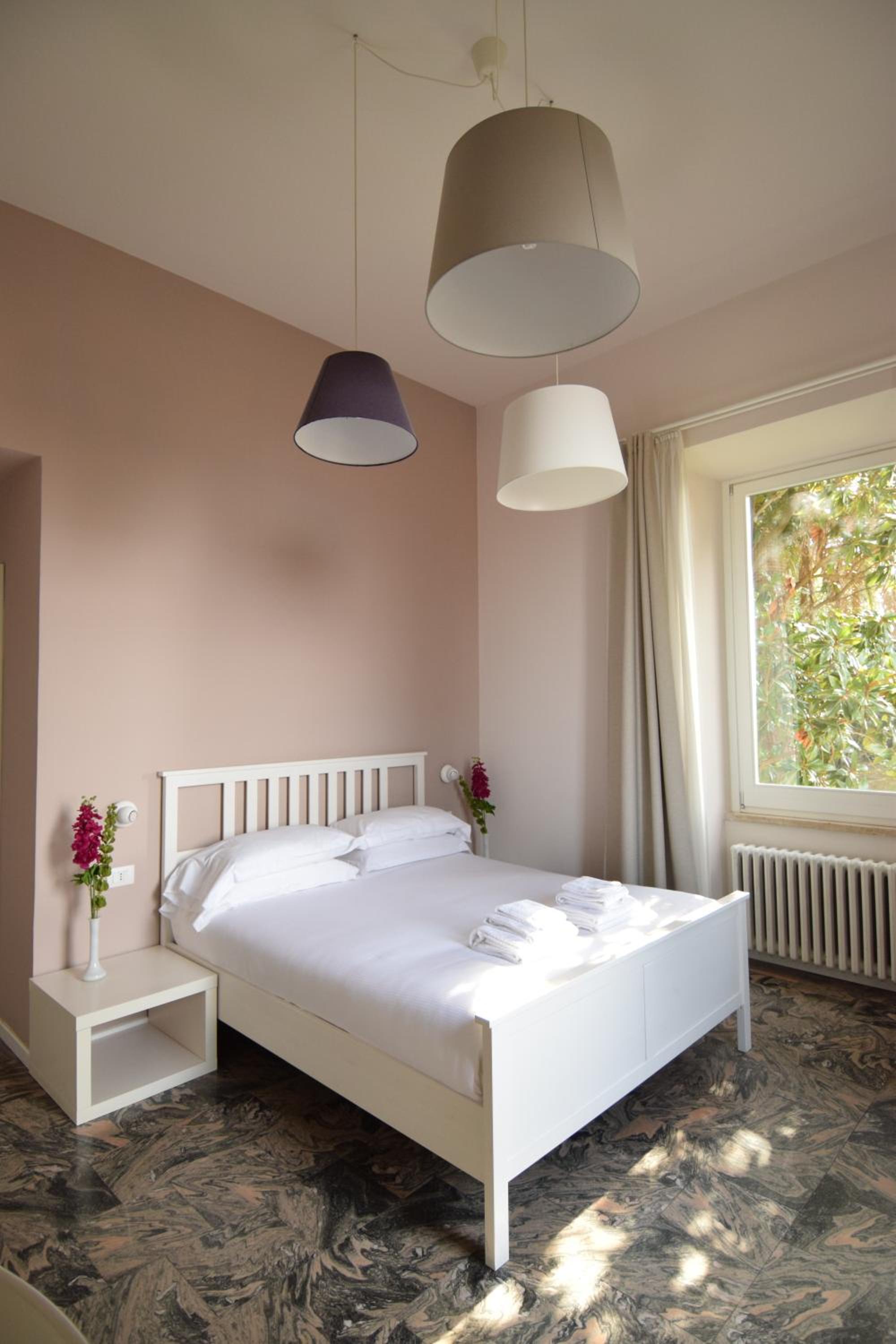 Queen Room with Garden View - Photo 12