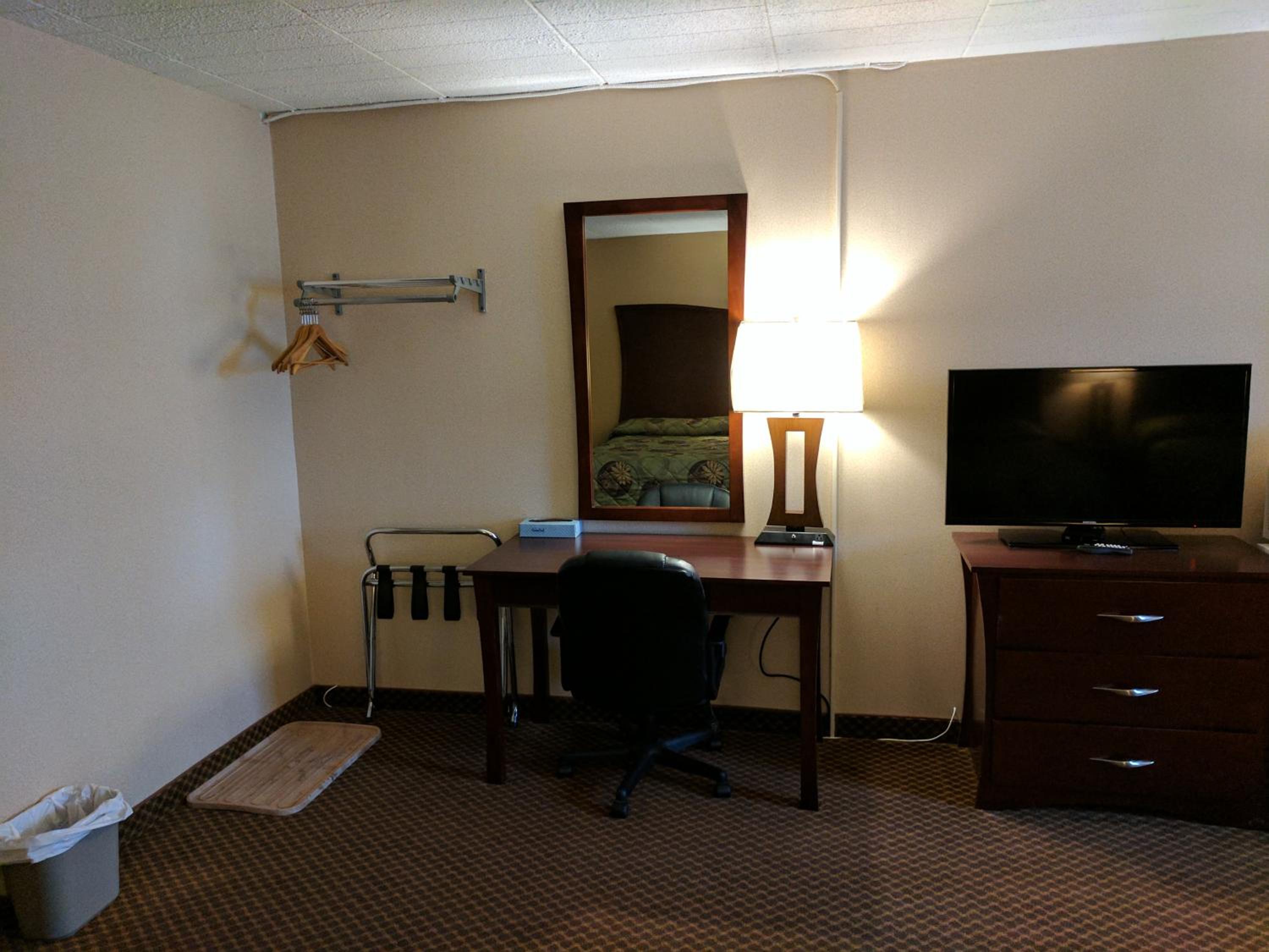 Family Room - Photo 14