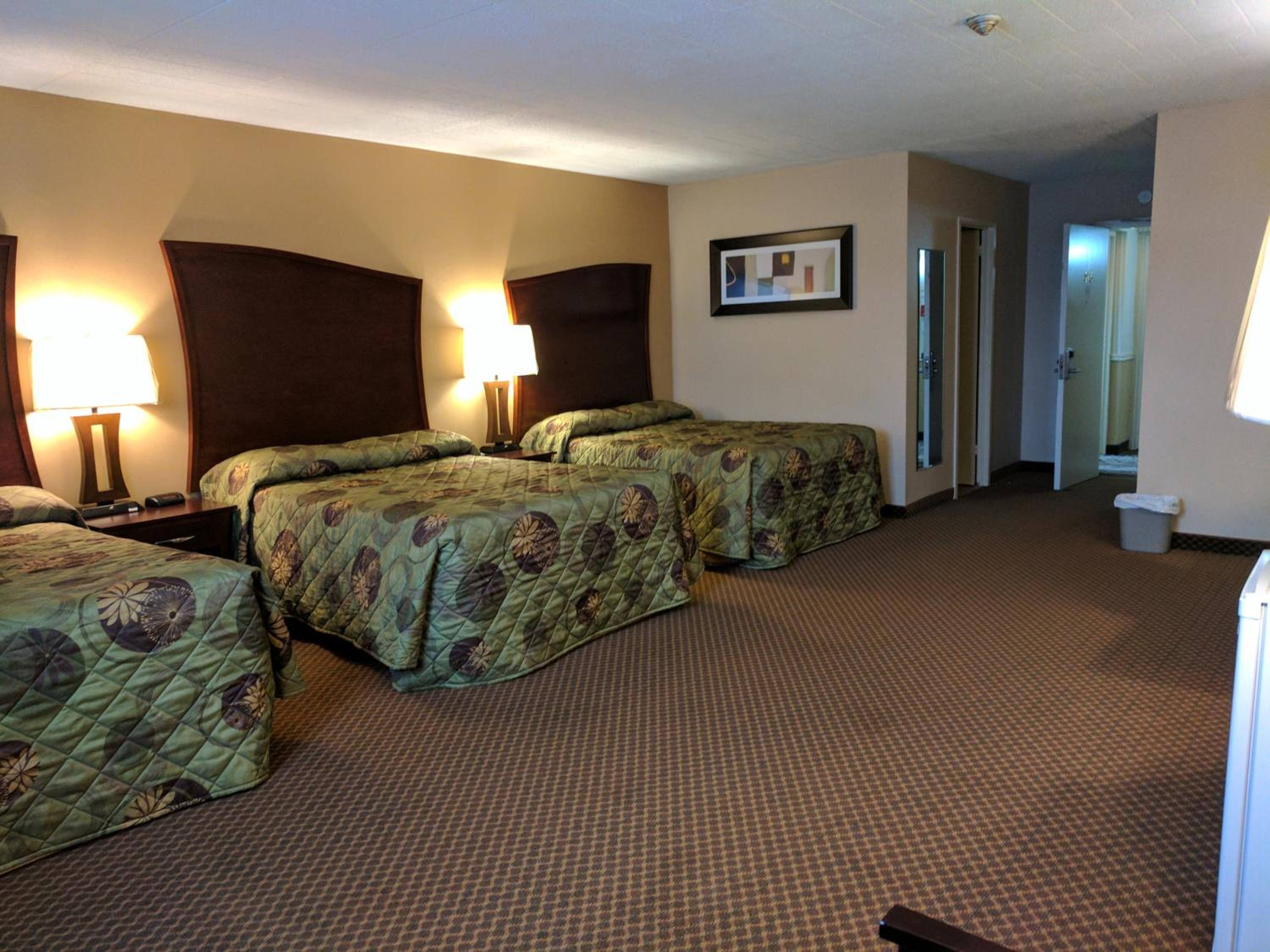 Family Room - Photo 10