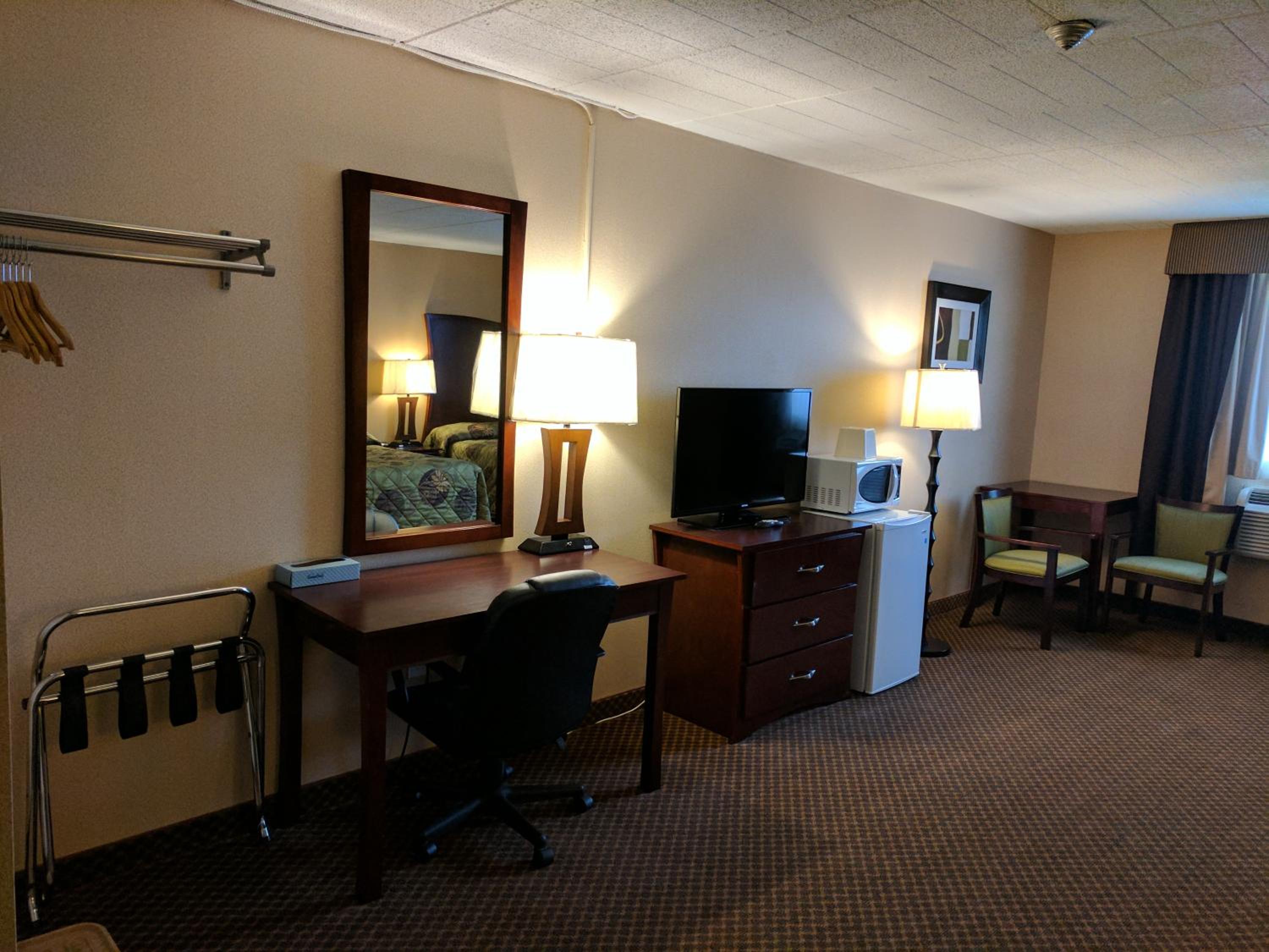 Family Room - Photo 13