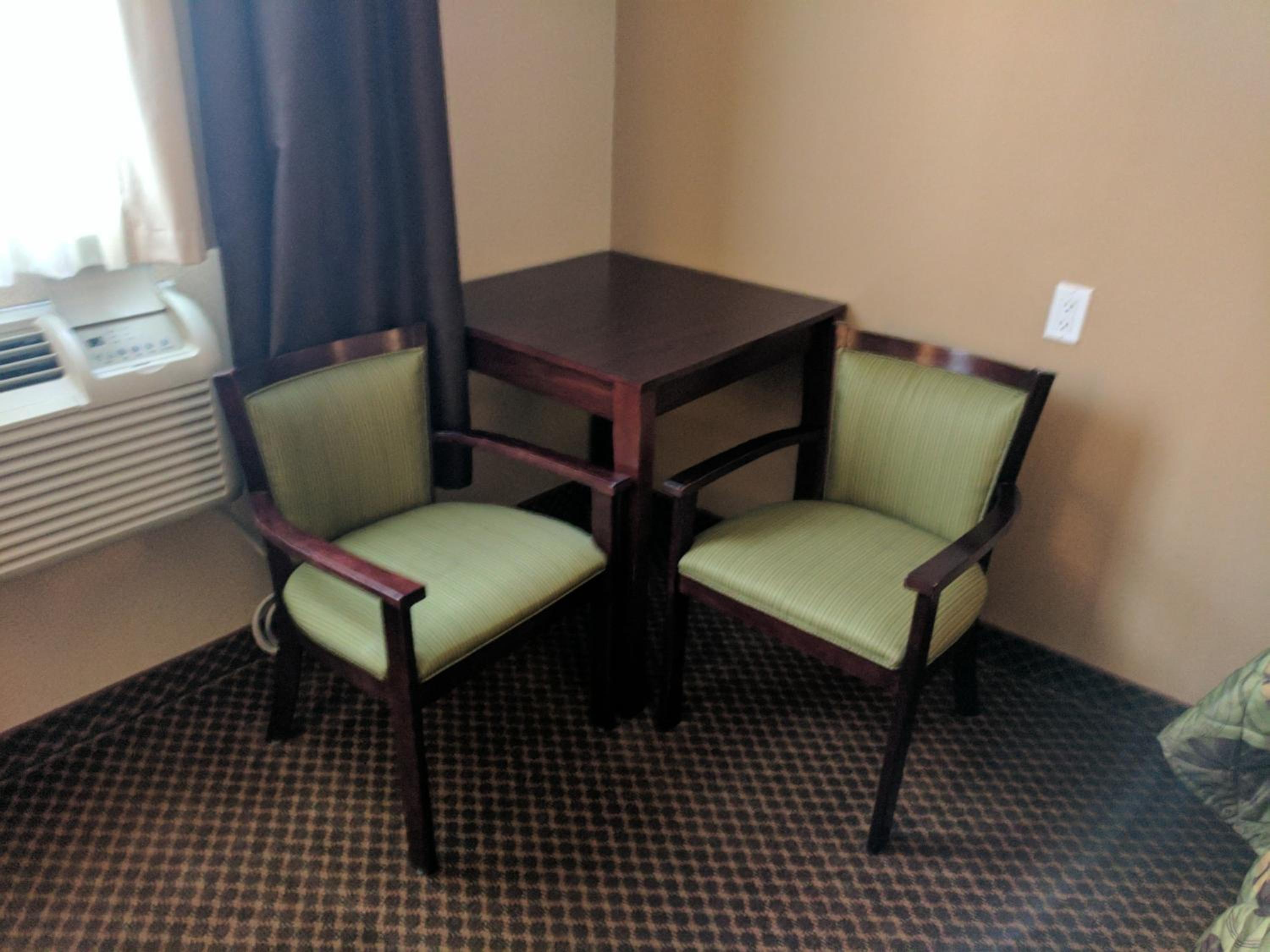 Queen Room with Two Queen Beds - Photo 3