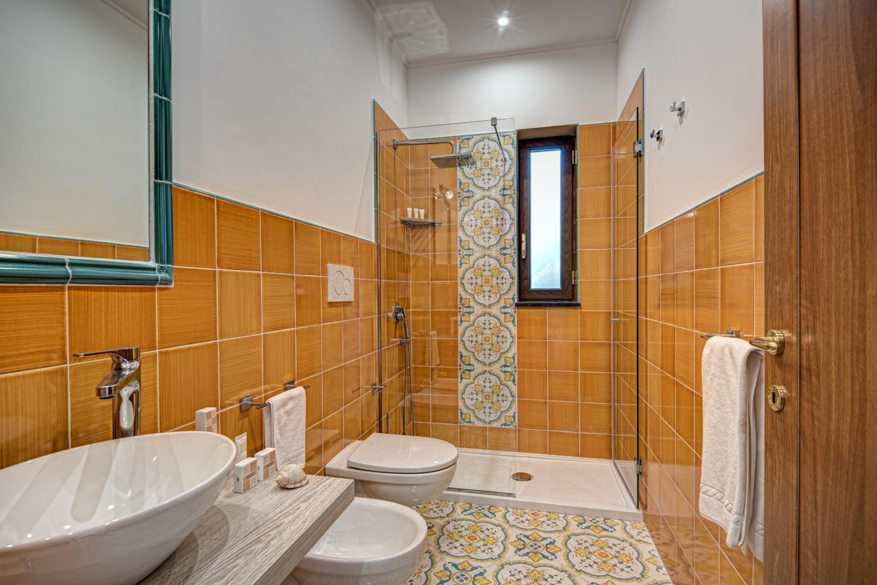 Deluxe Double or Twin Room with Garden View - Photo 9