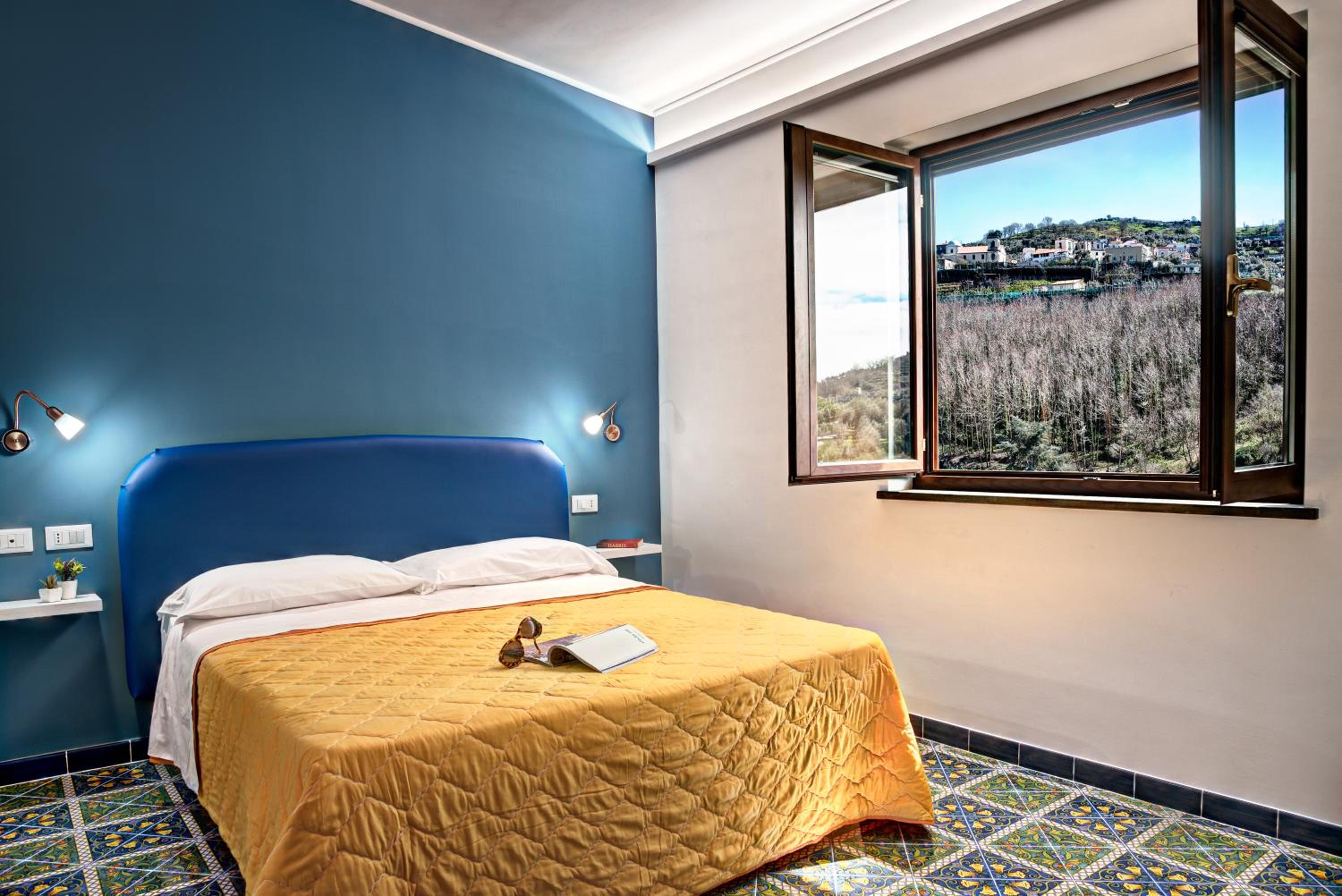 Deluxe Double or Twin Room with Sea View - Photo 2