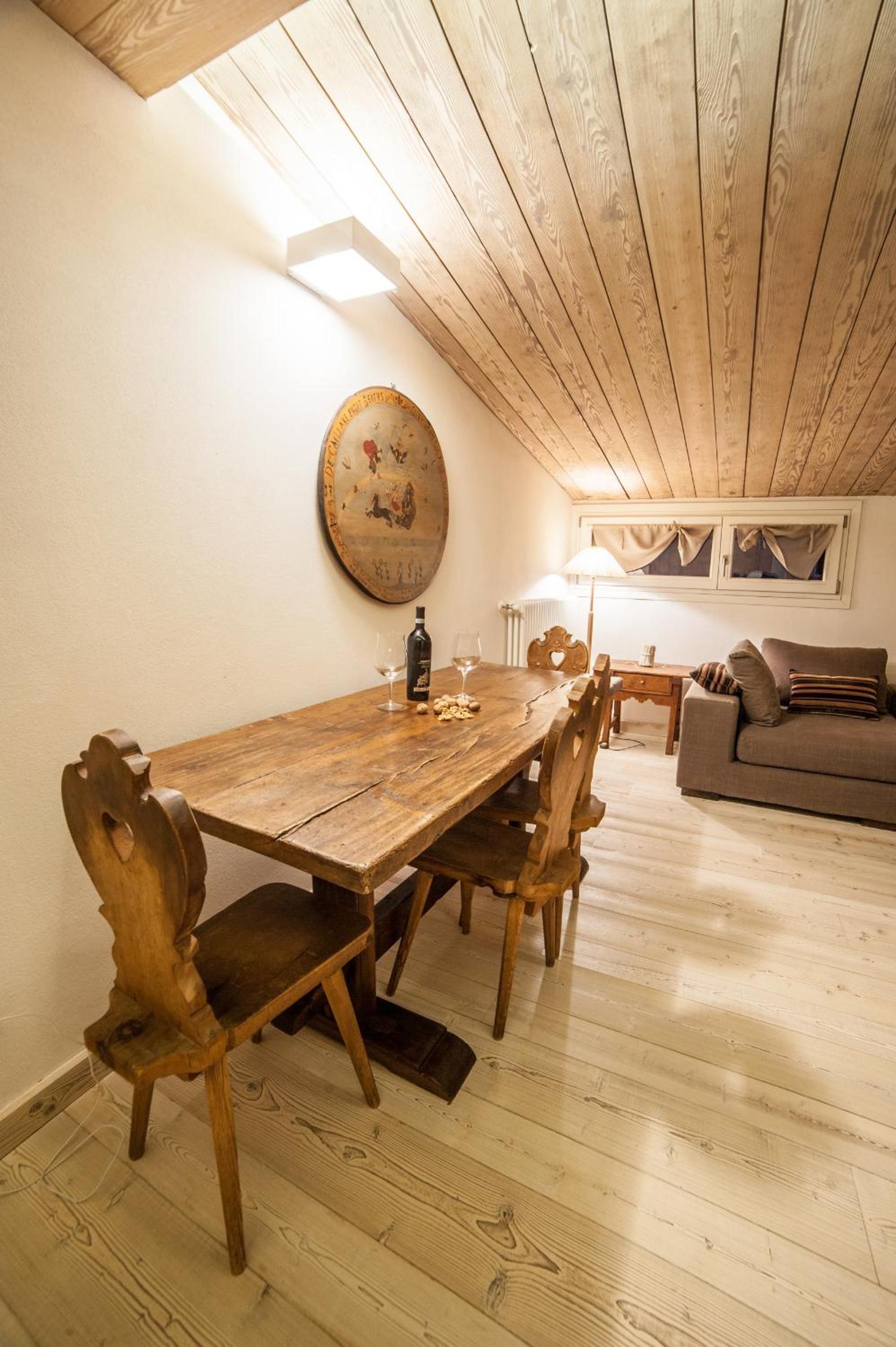 Superior Suite - Photo 11