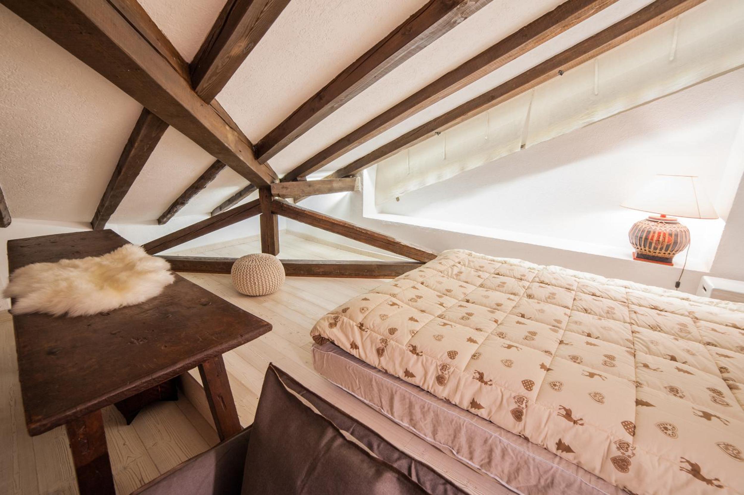 Superior Suite - Photo 19