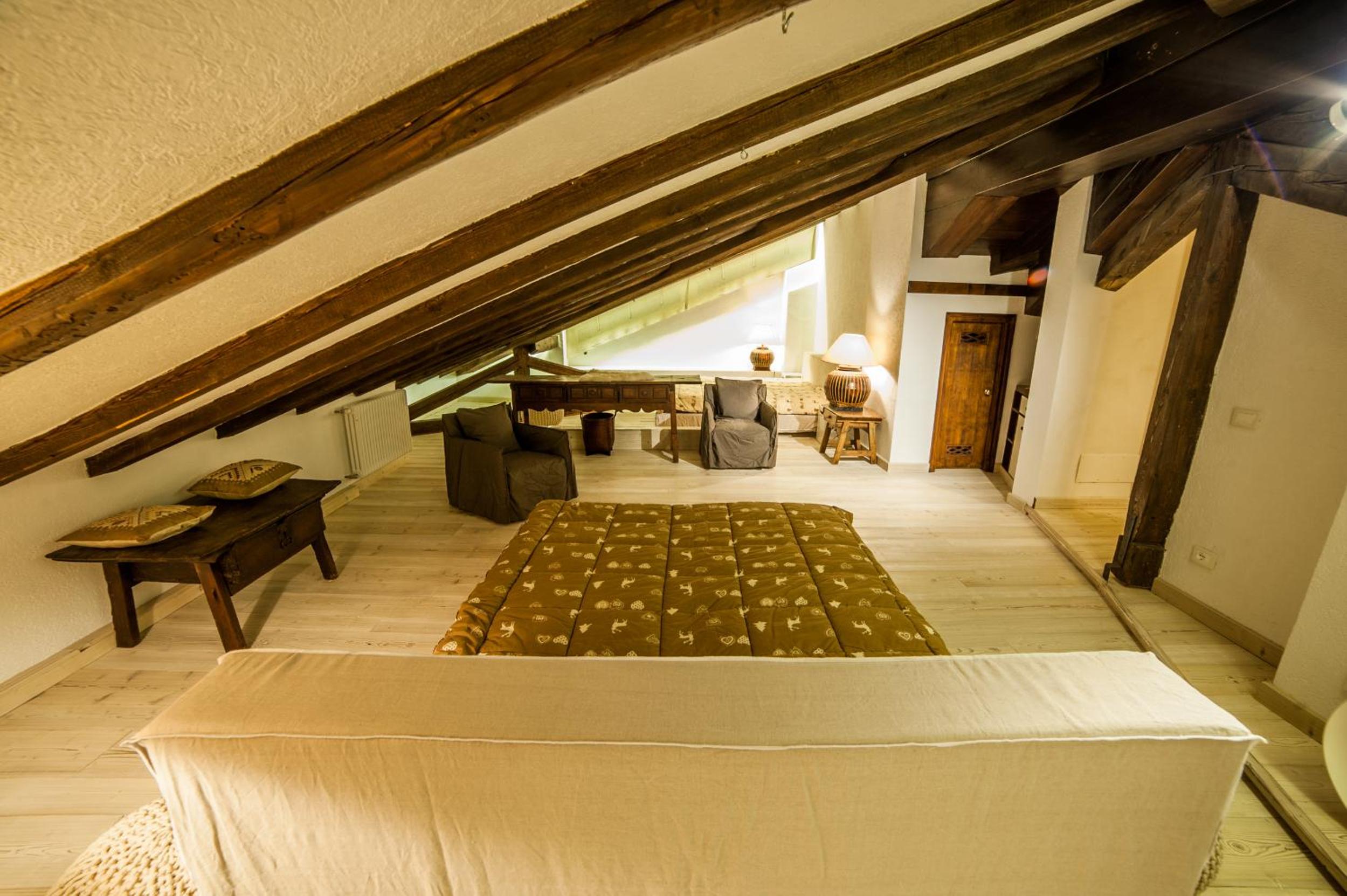 Superior Suite - Photo 3