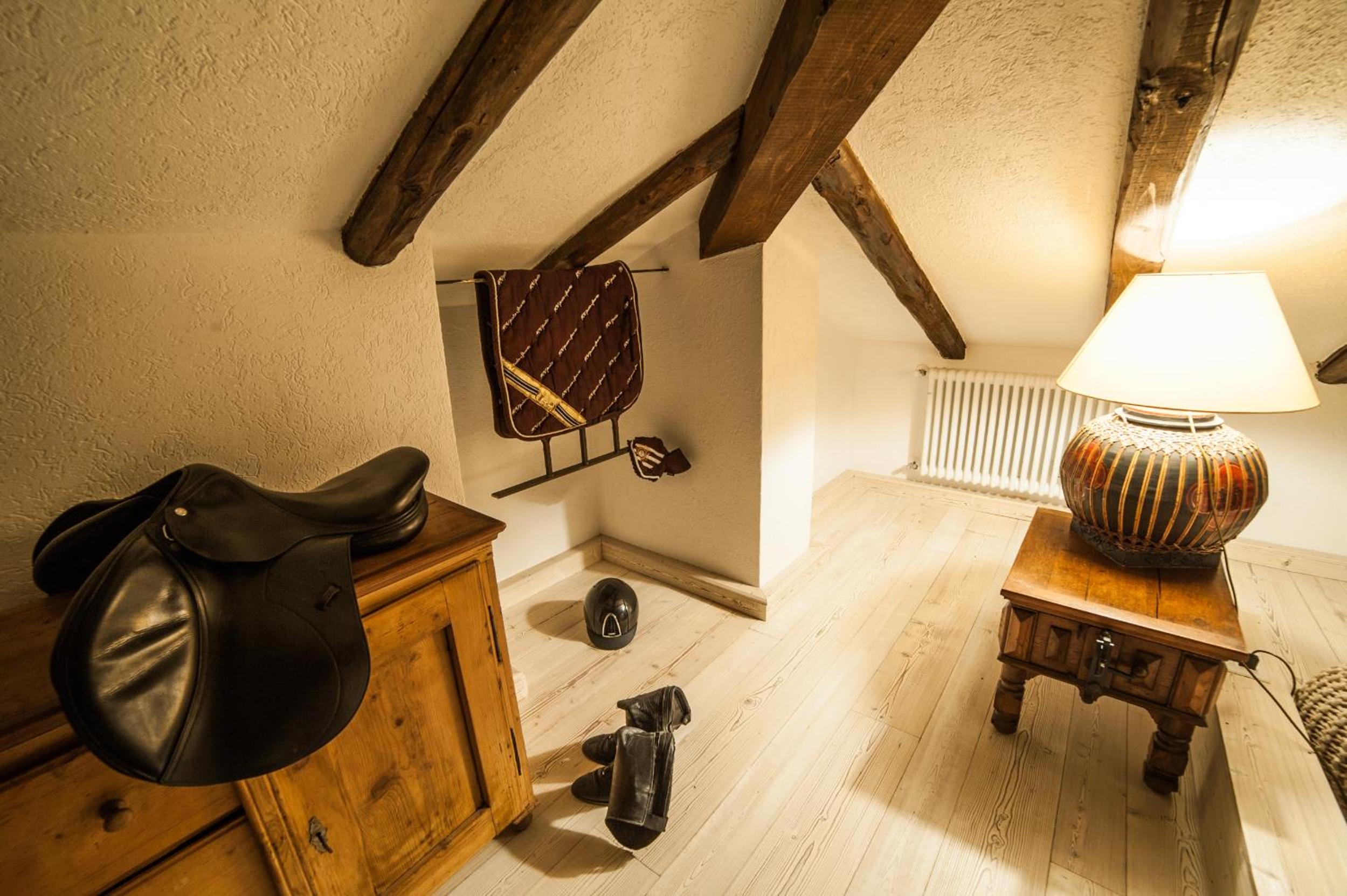 Superior Suite - Photo 16