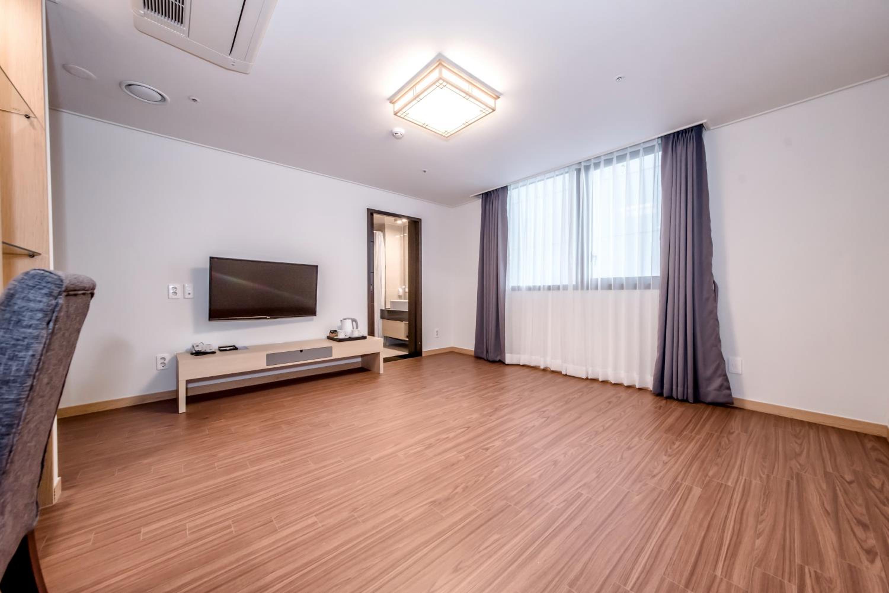 Korean-Style Room