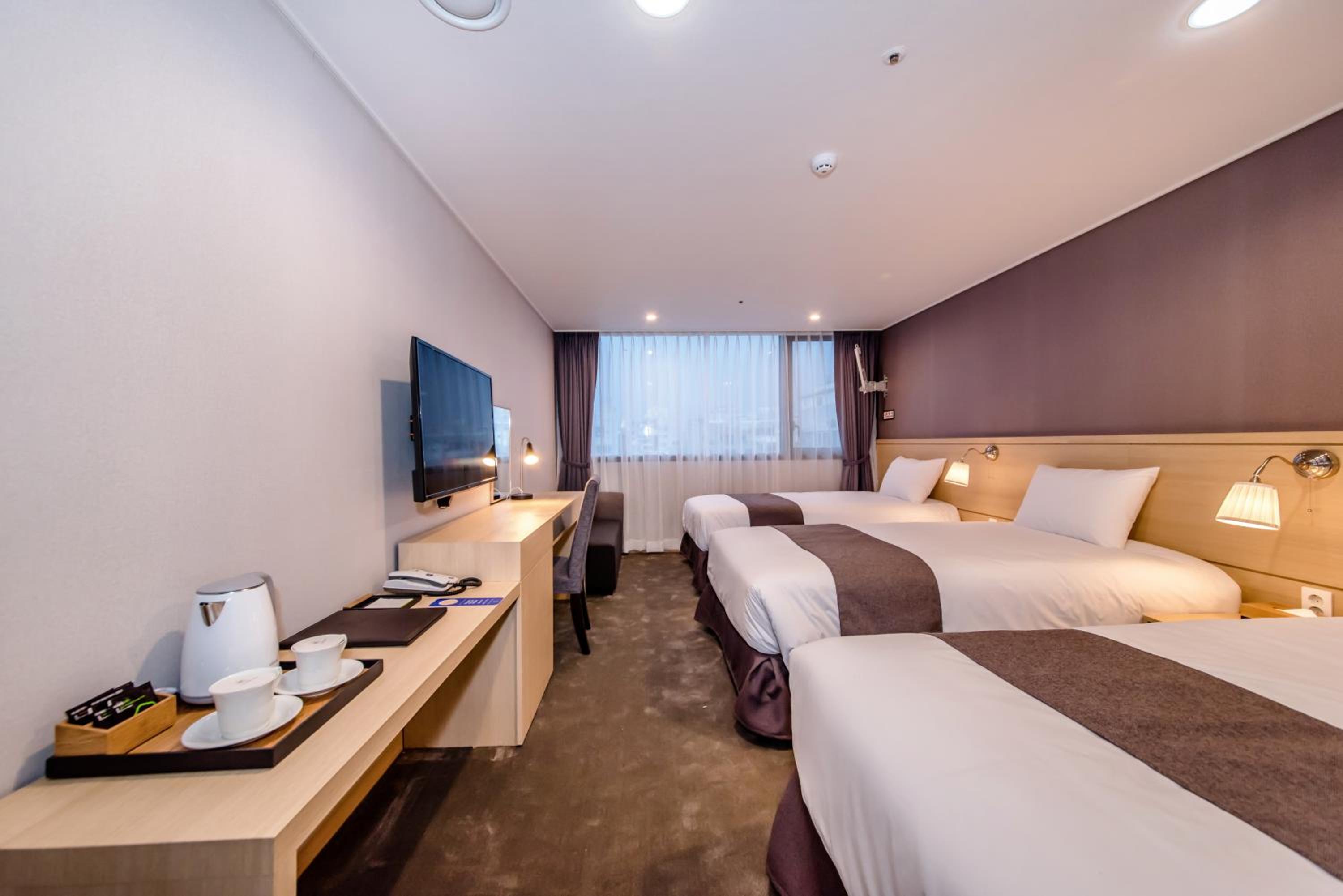 Deluxe Triple Room