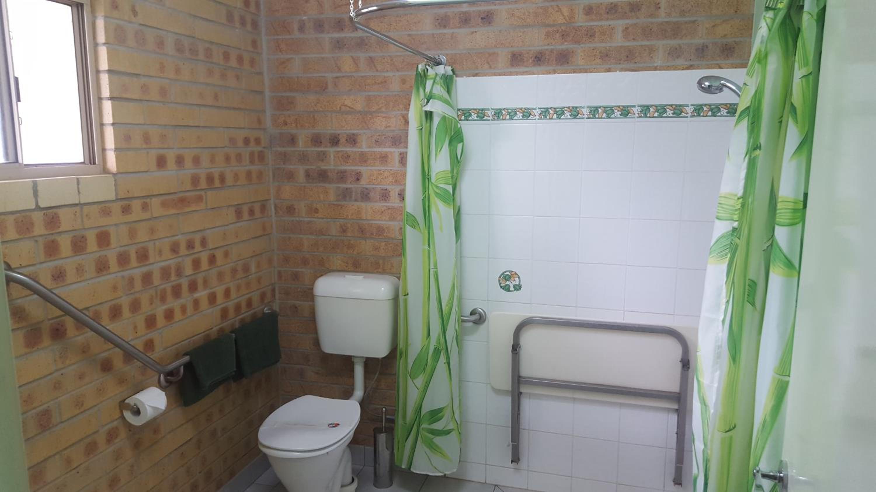 Queen Room - Disability Access/Non-Smoking photo 3