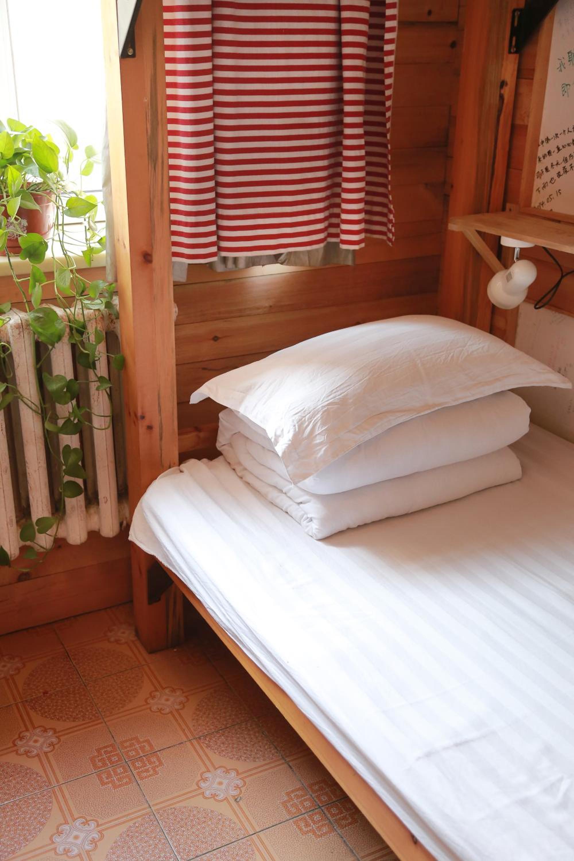 Bed in 4-Bed Dormitory Room photo 3