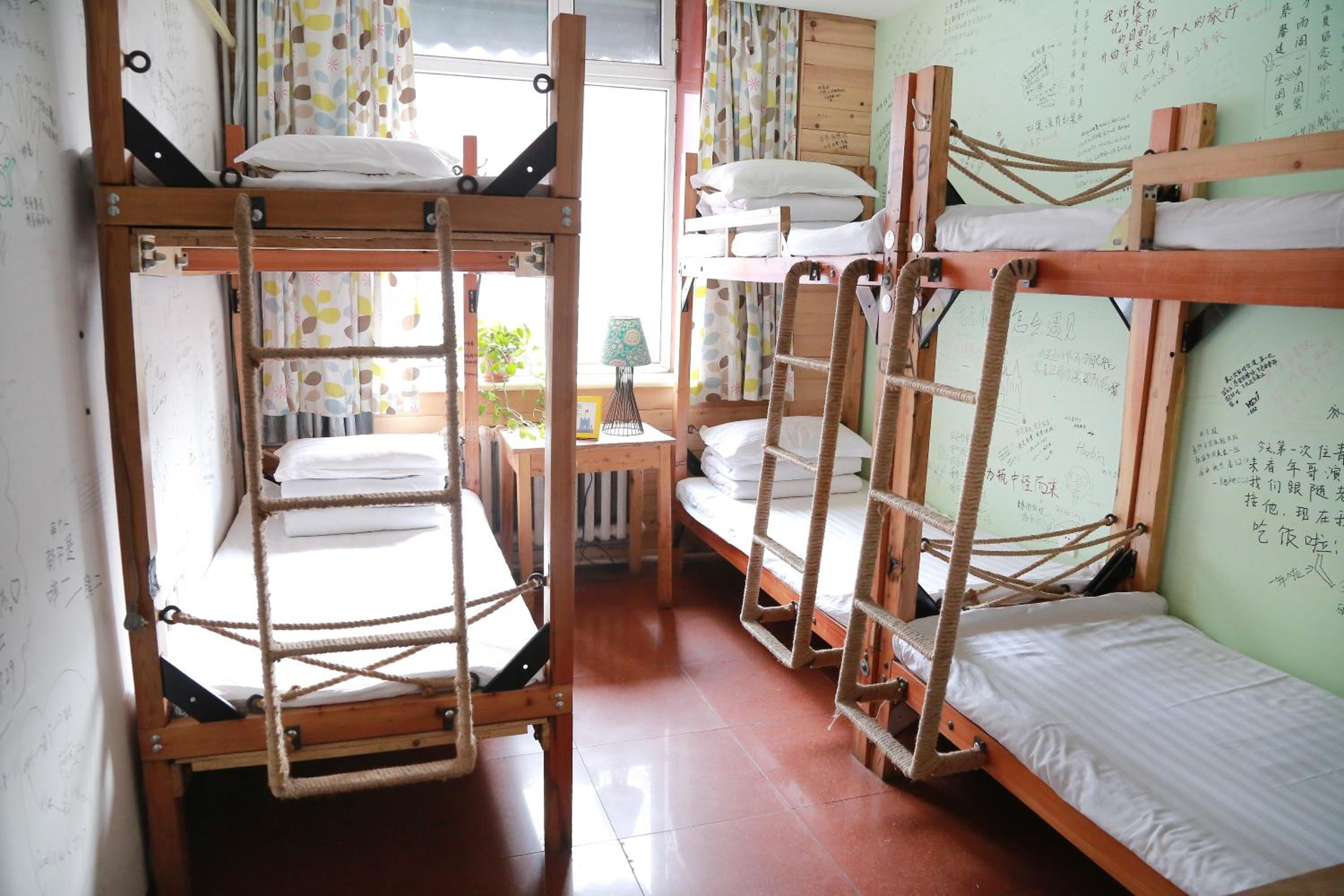 Single Bed in 6-Bed Dormitory Room with Shared Bathroom photo 2