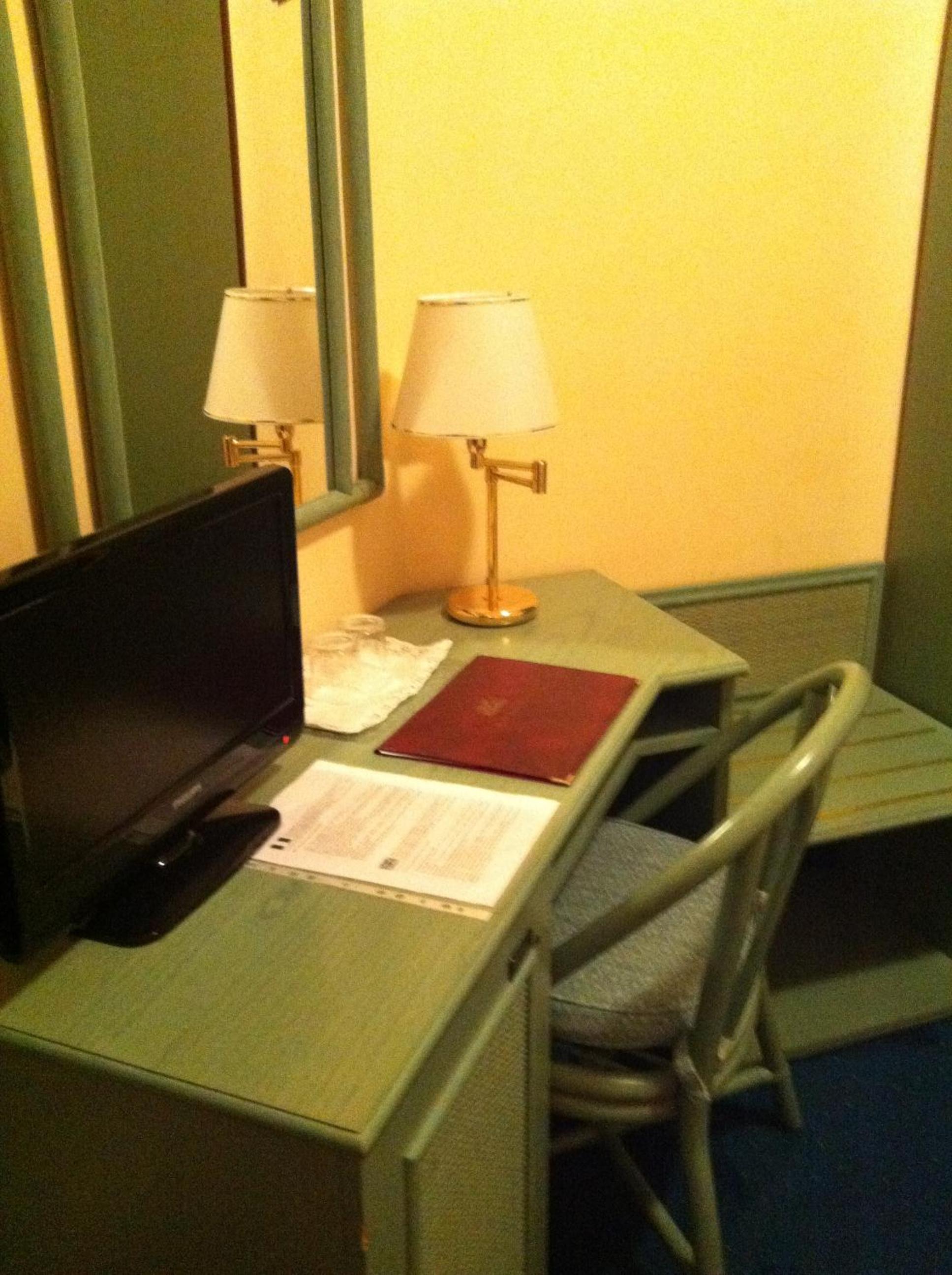 Single Room photo 3