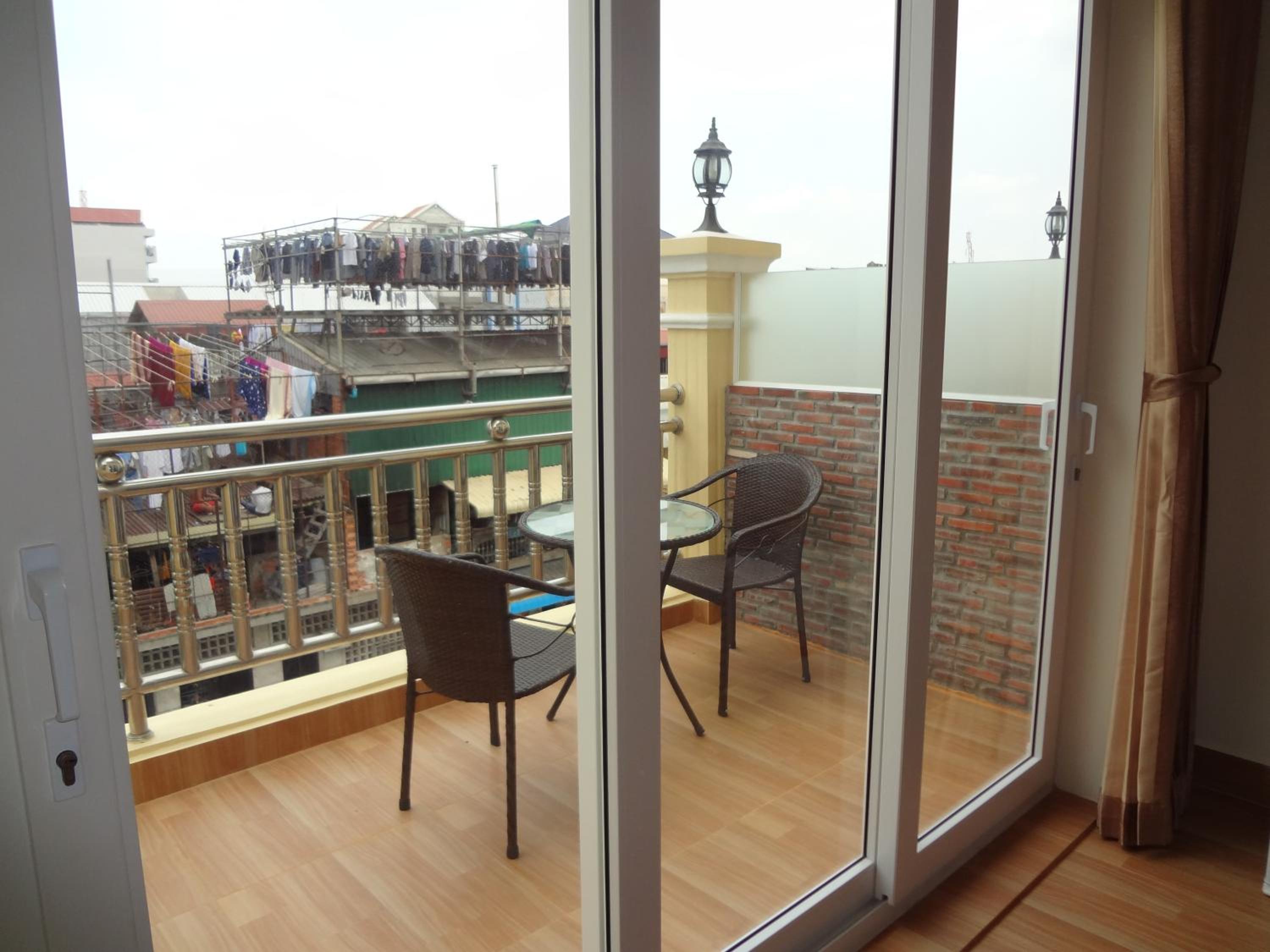 Deluxe Double Room - Photo 15
