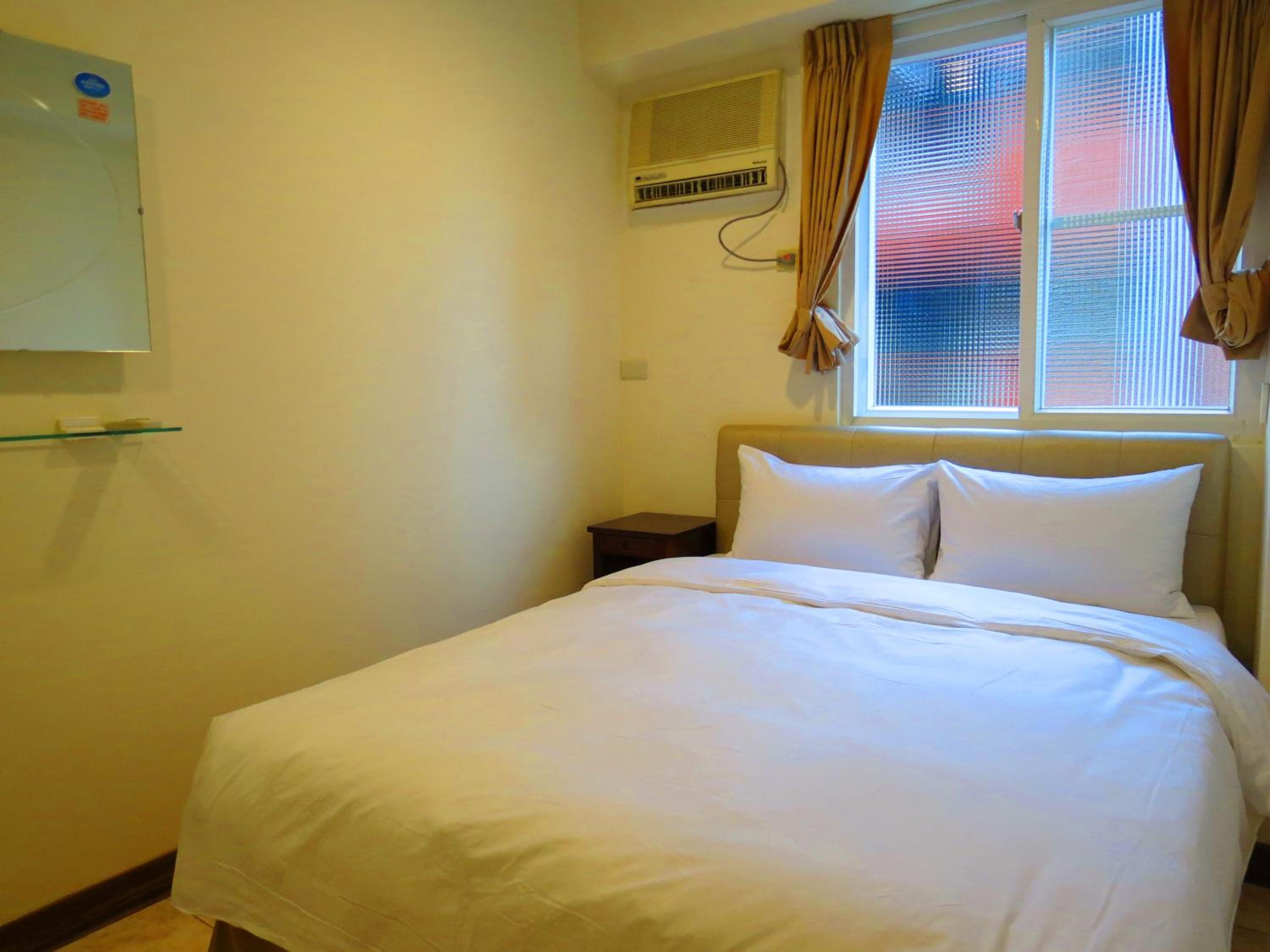 Superior Double Room with Exterior Private Bathroom photo 3