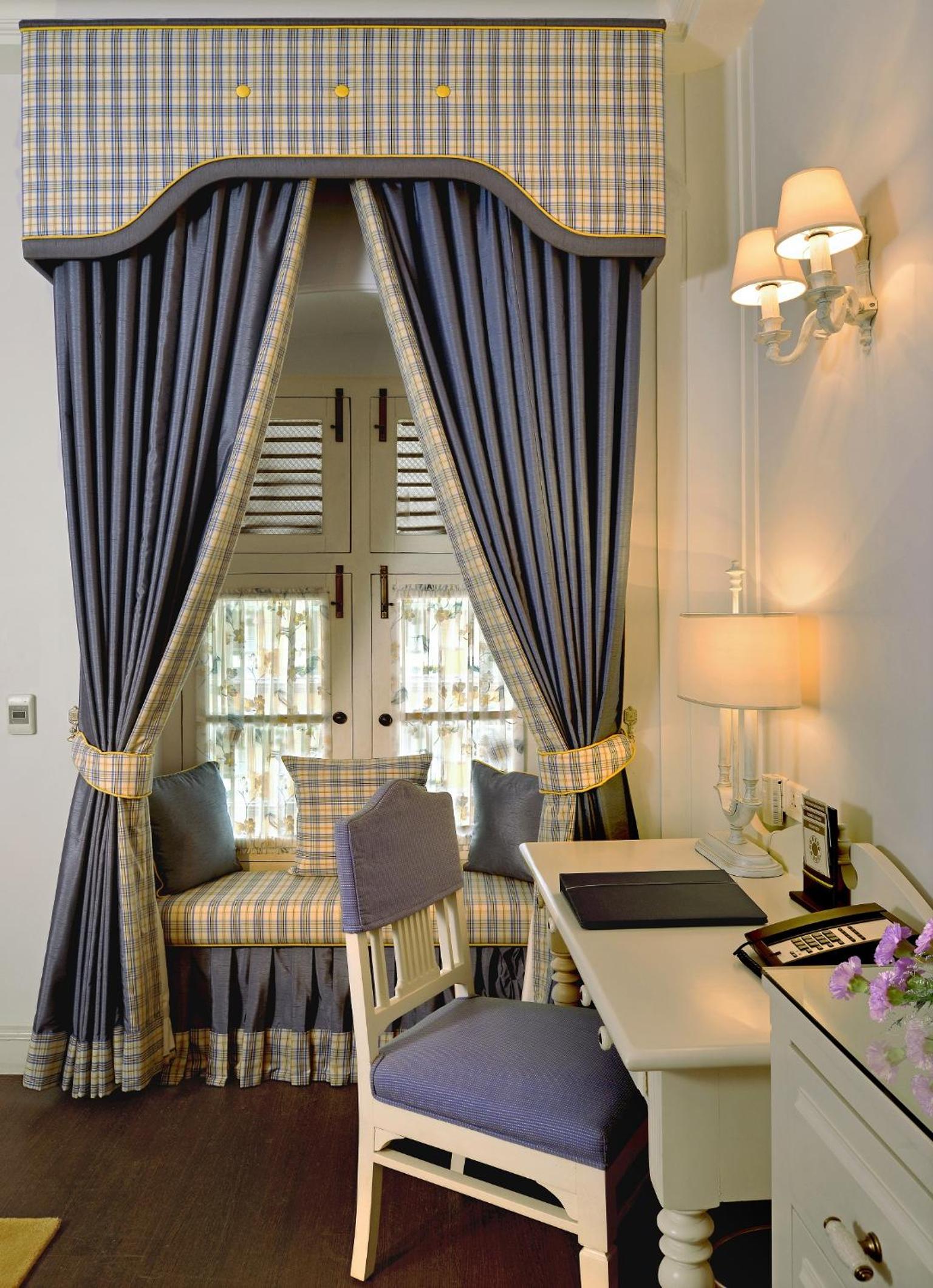 Savoy Suites photo 2
