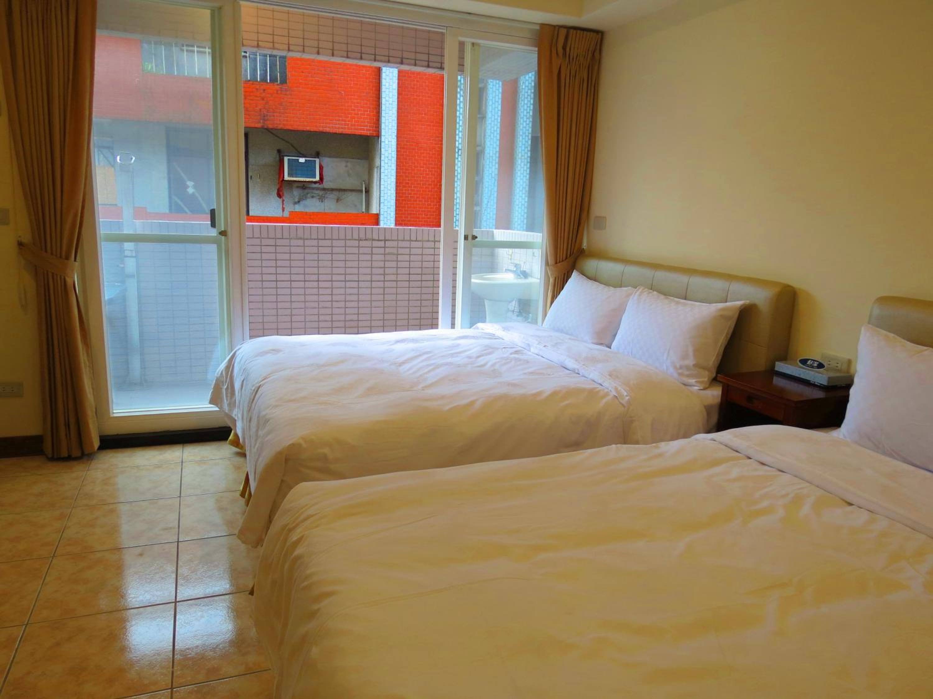 Standard Quadruple Room with External Private Bathroom photo 1