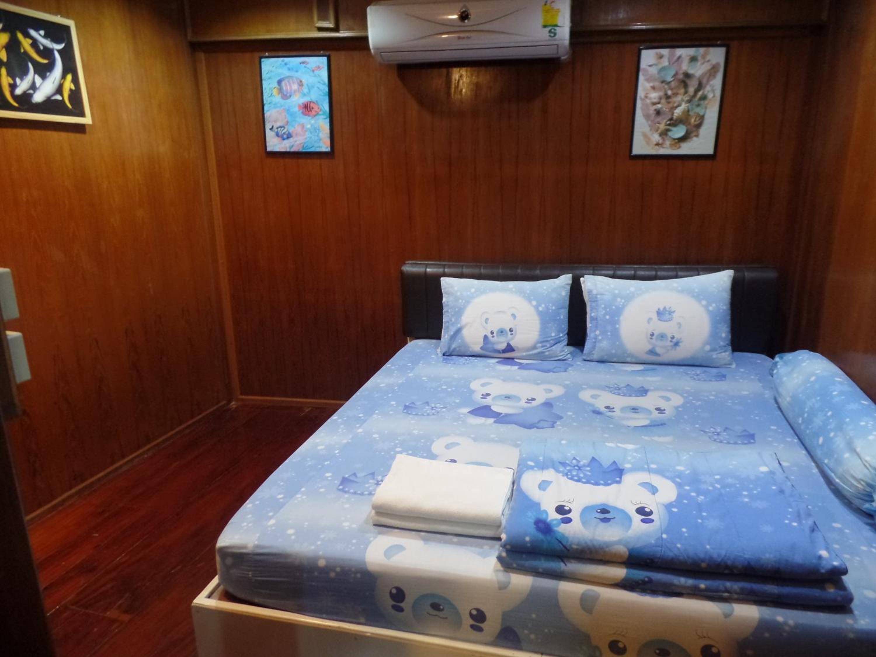 Double Room with Shared Bathroom photo 3