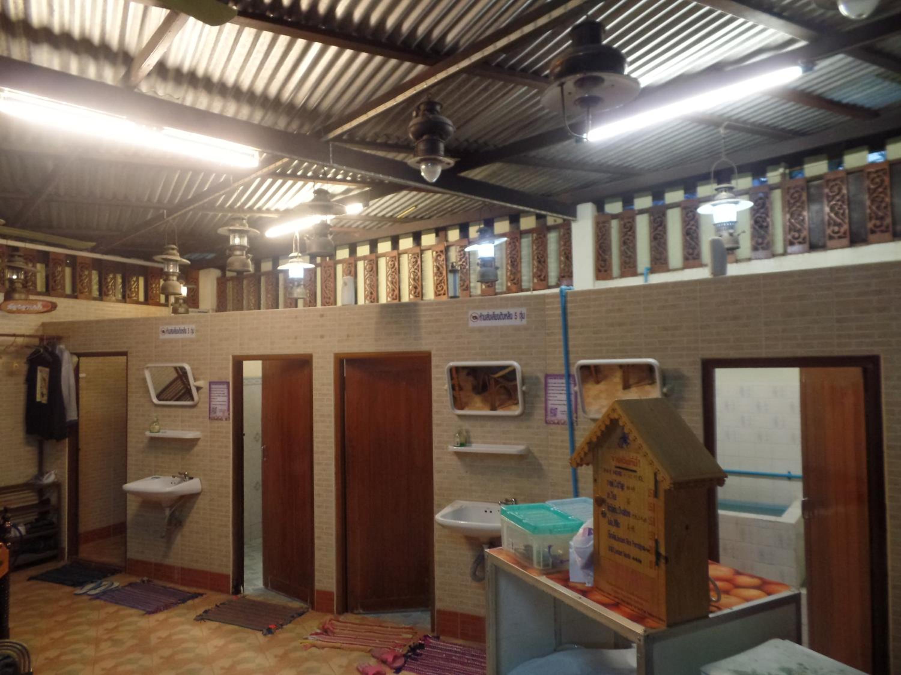 Double Room with Shared Bathroom photo 2