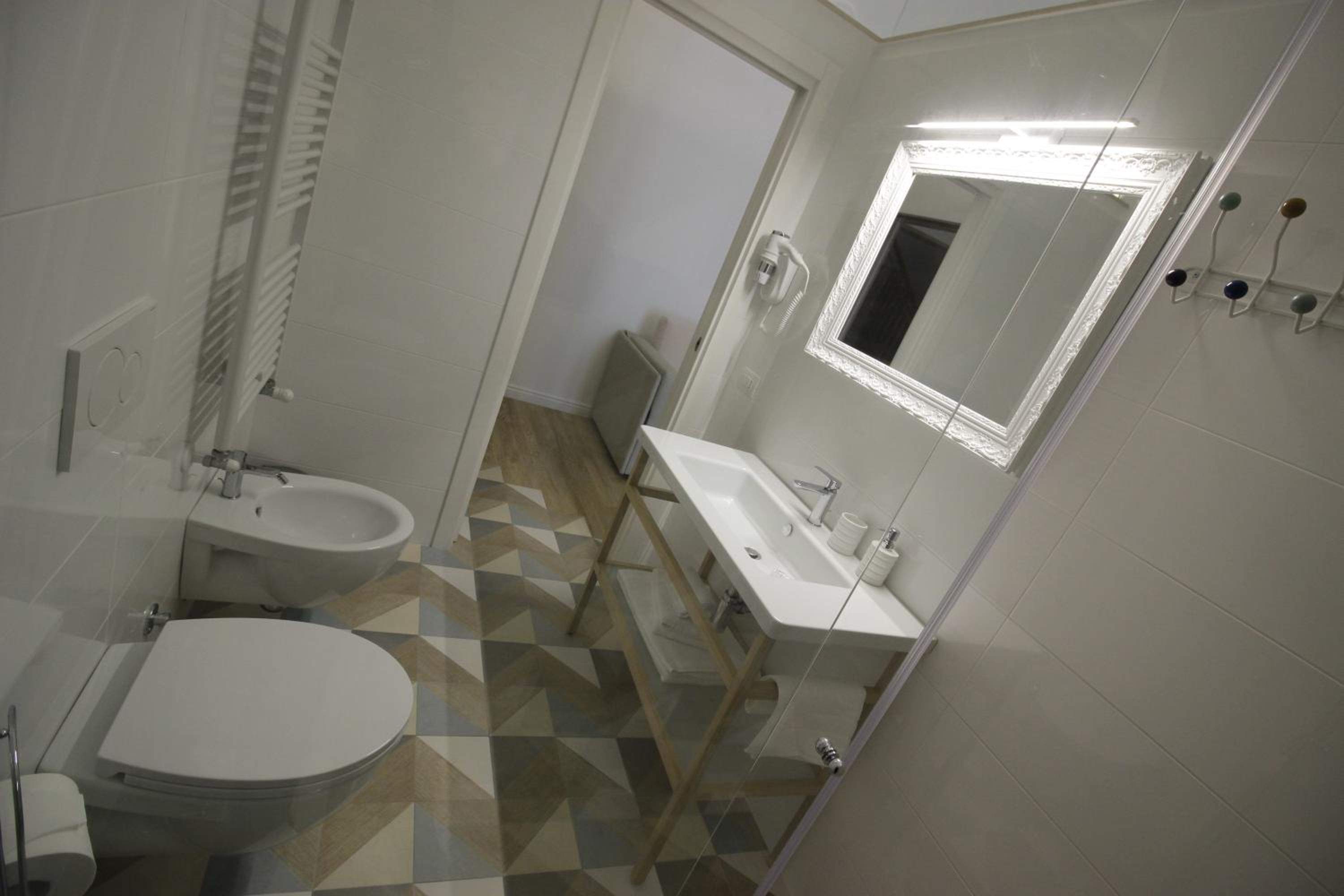 Large Double or Twin Room photo 3
