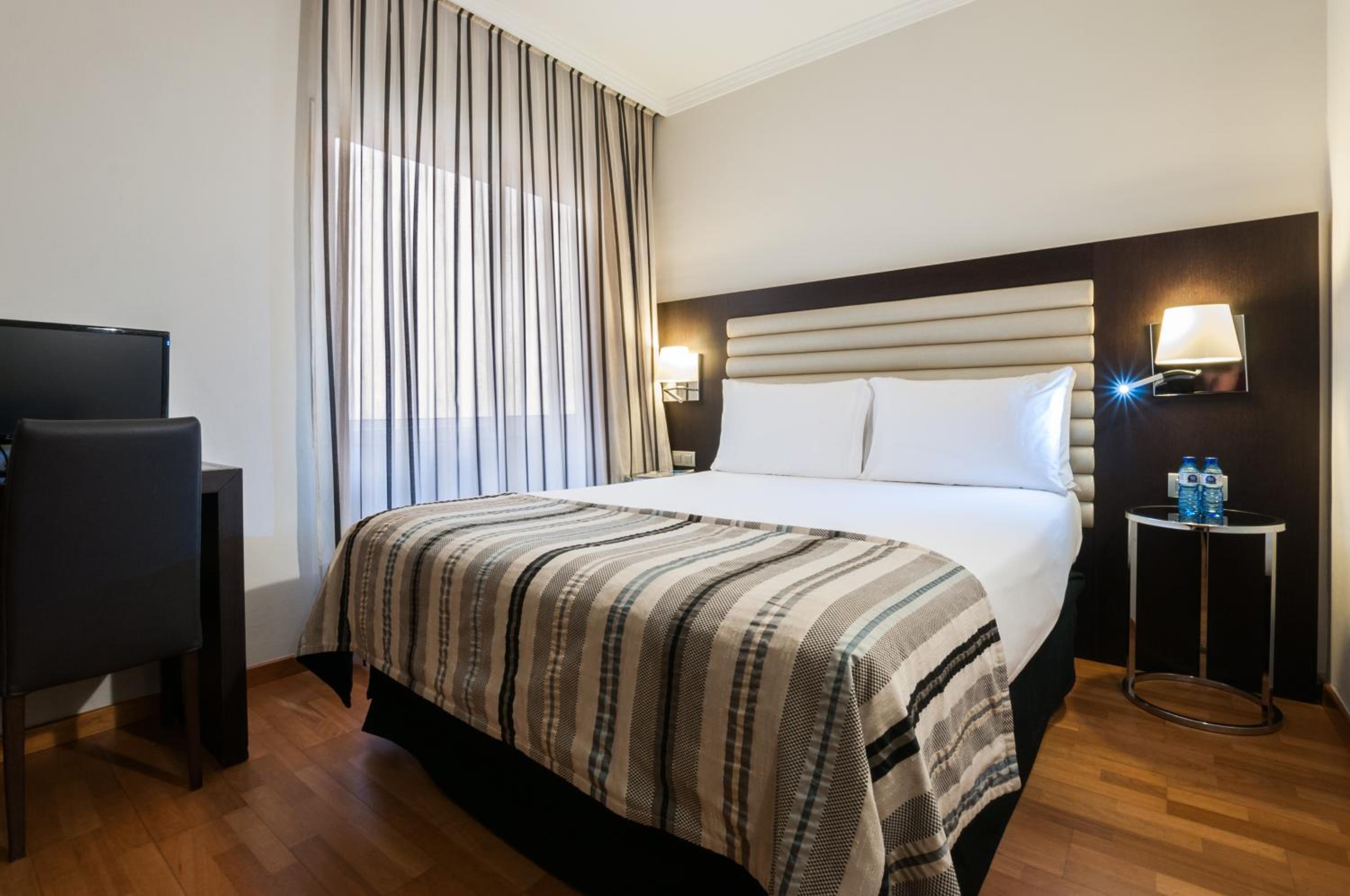 Basic Double Room photo 2