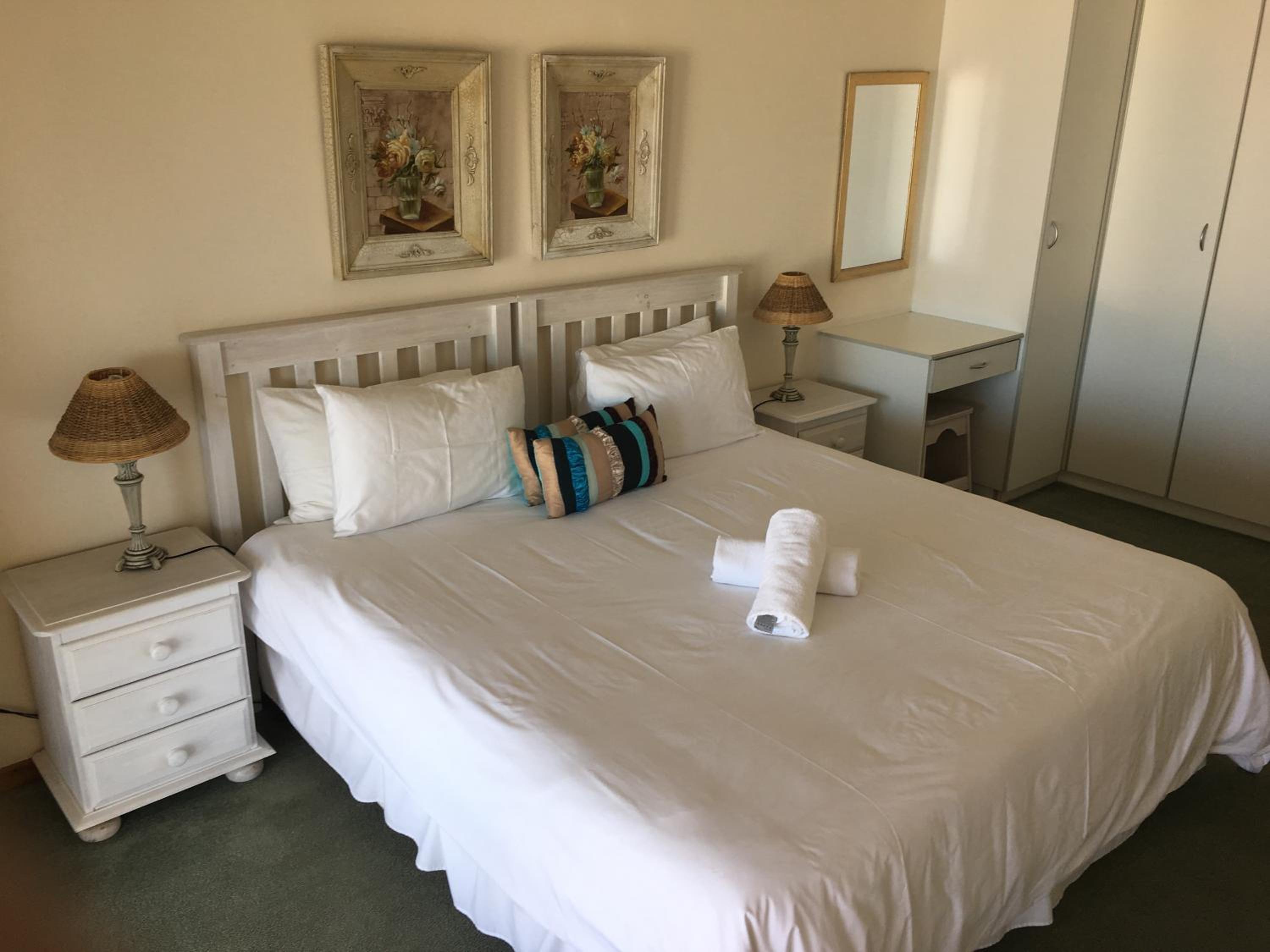 Three-Bedroom Apartment - Photo 8