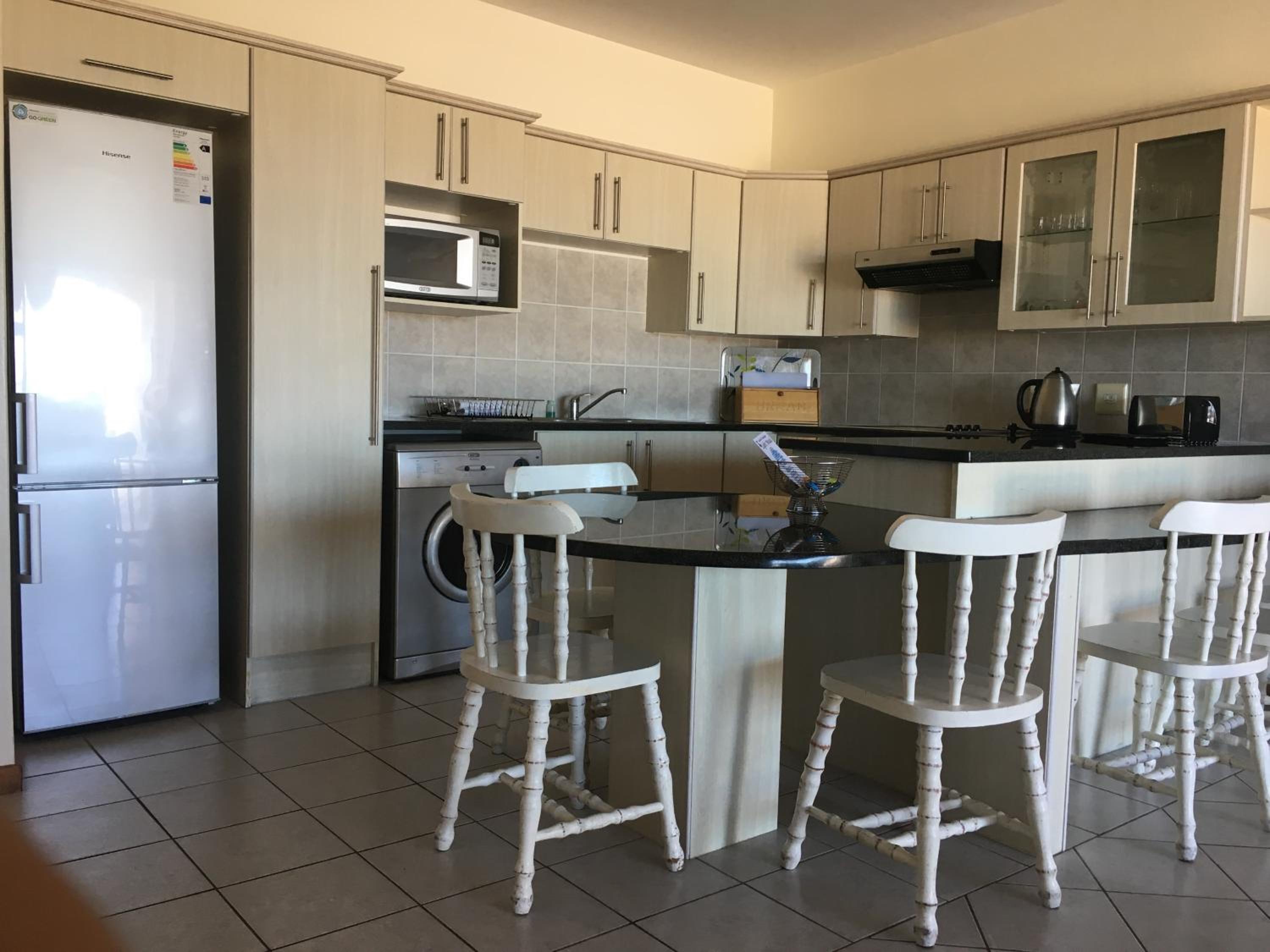 Two-Bedroom Apartment - Photo 2
