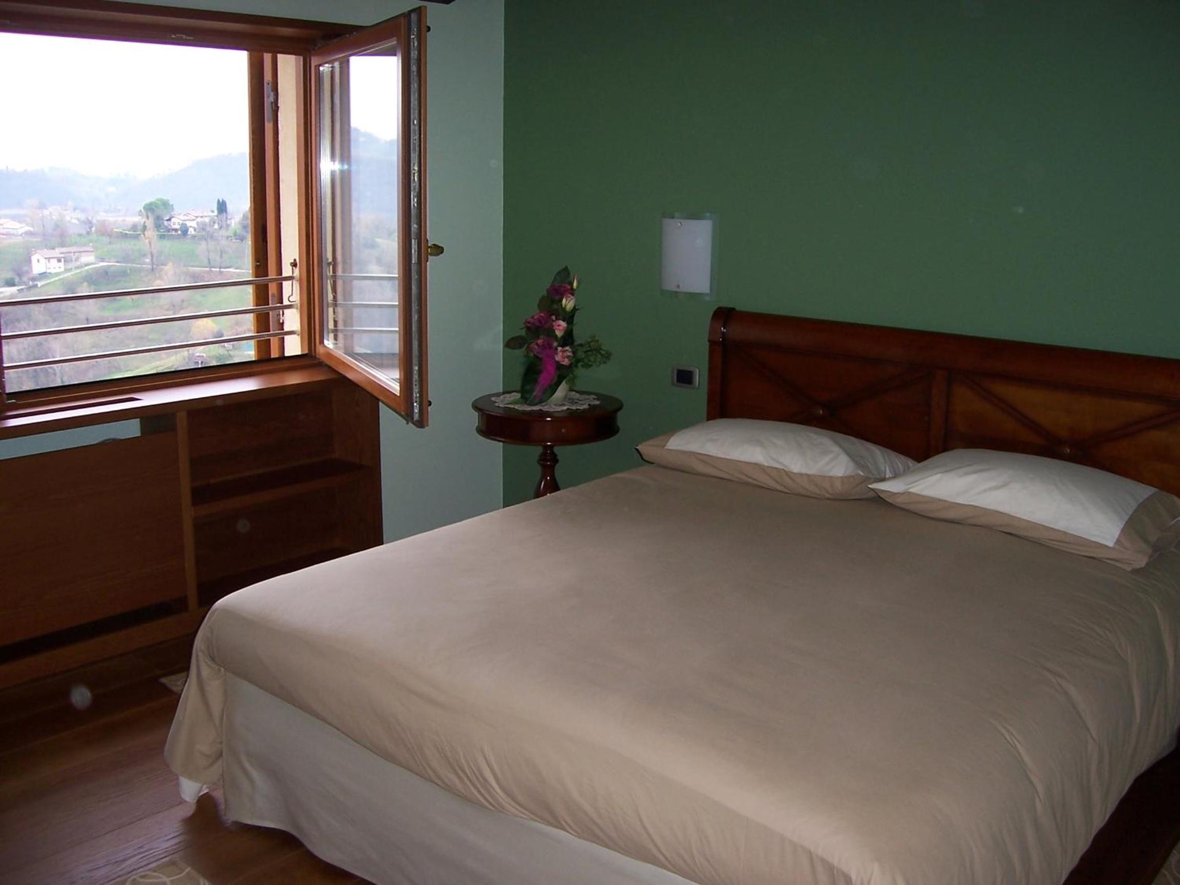 Double Room - Photo 5