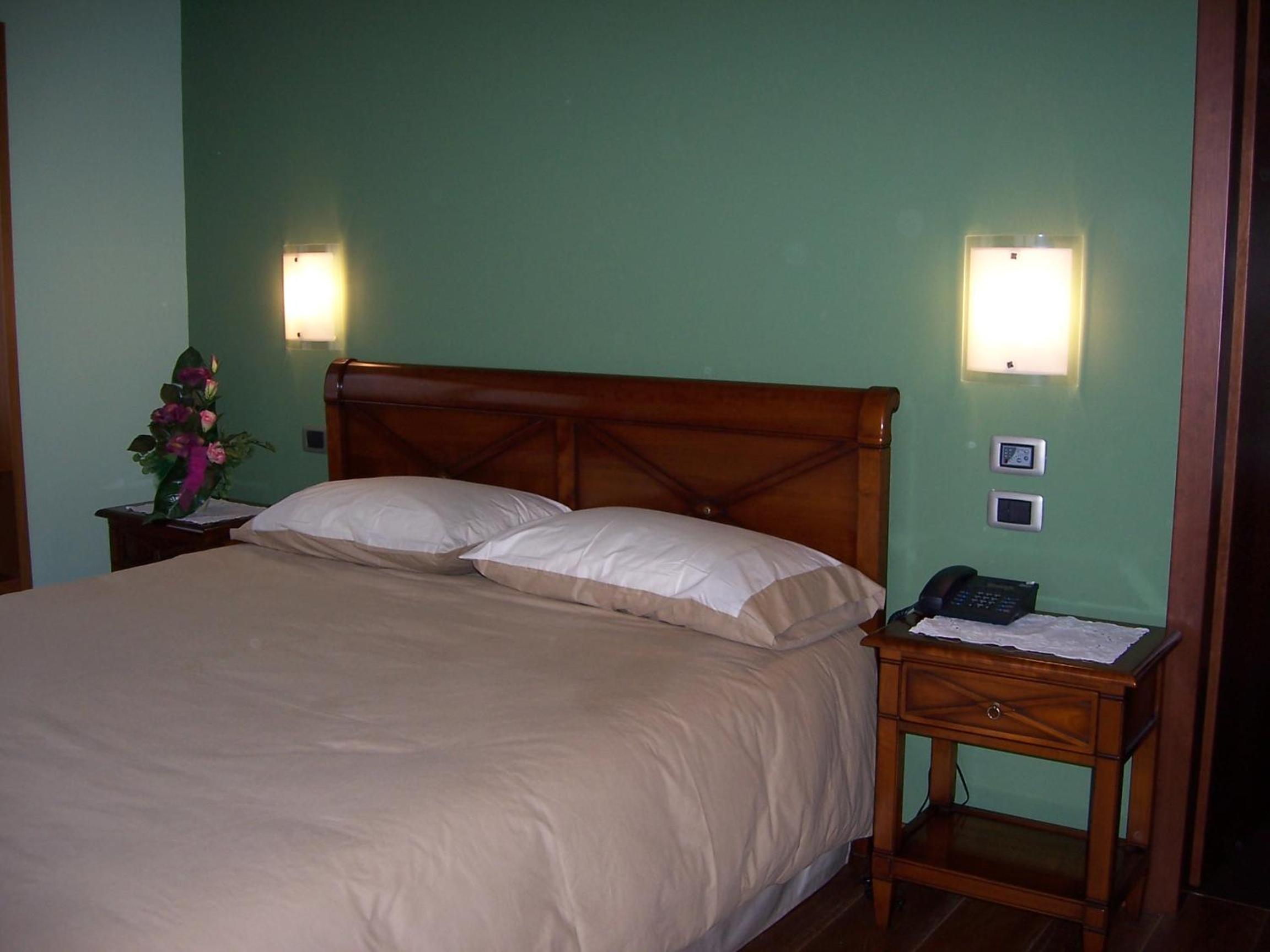Double Room - Photo 6