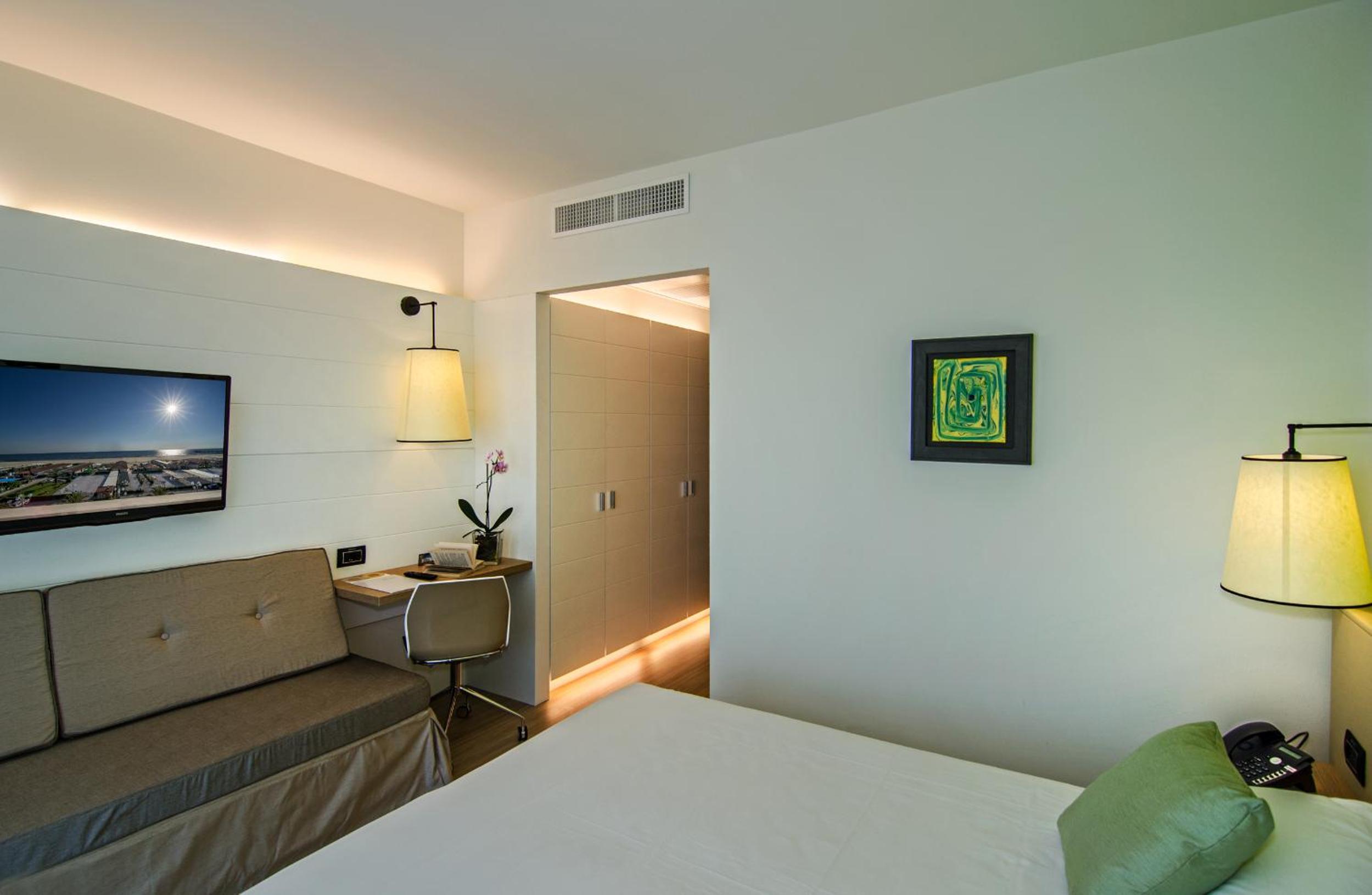 Classic Triple Room photo 2
