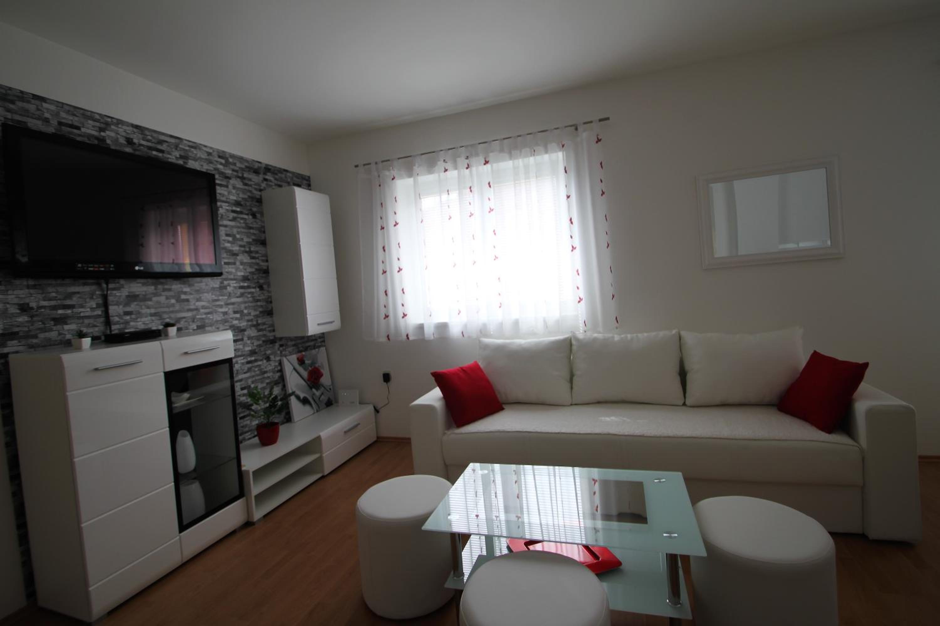 Two-Bedroom House photo 3