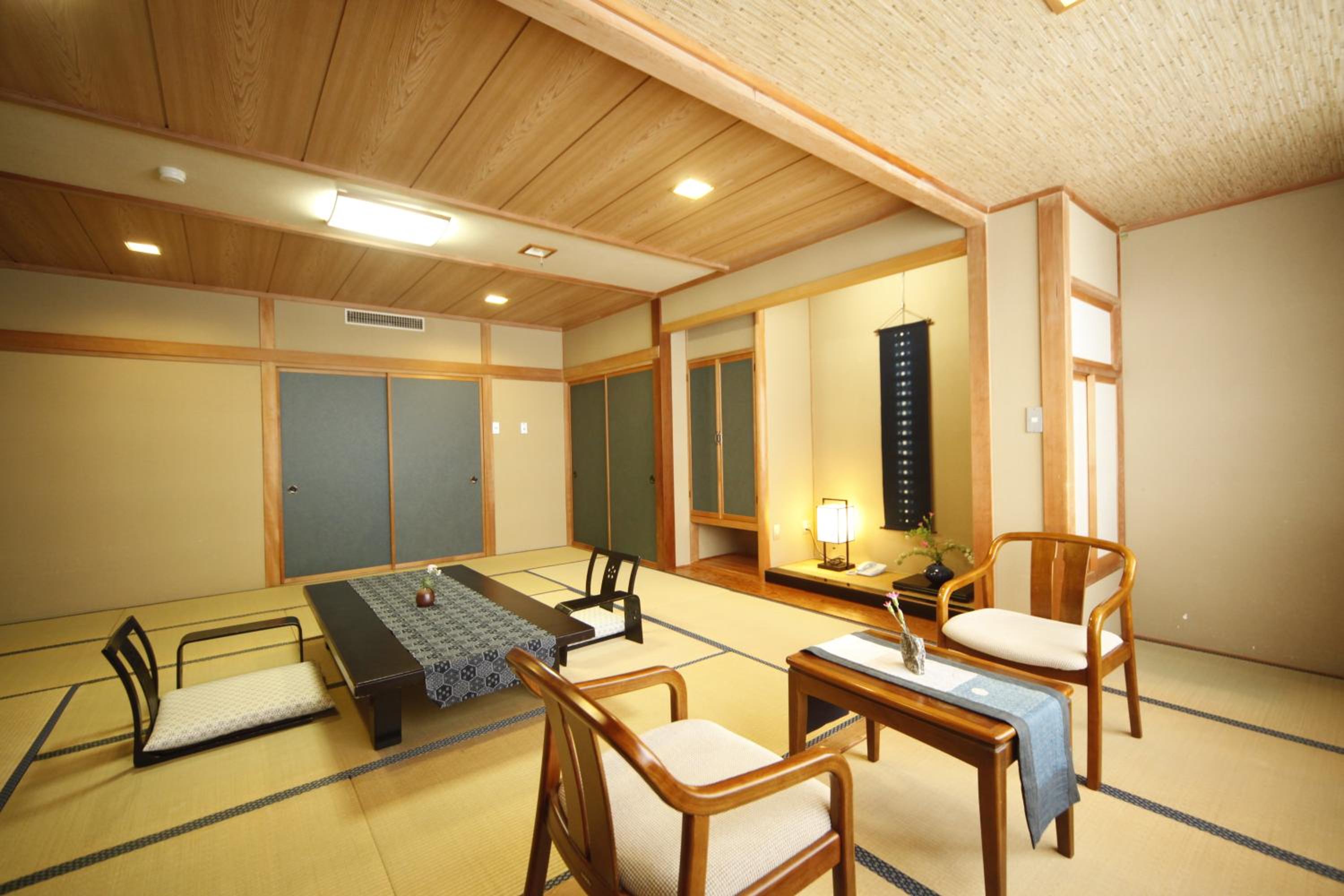 Superior Japanese-Style Room photo 3